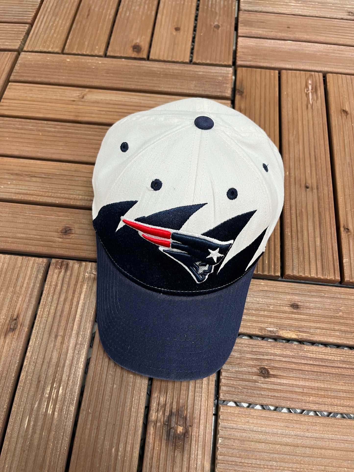 New England Patriots Sharktooth Graphic Hat | Small/Medium | Vintage 2000s NFL Football White Hat |