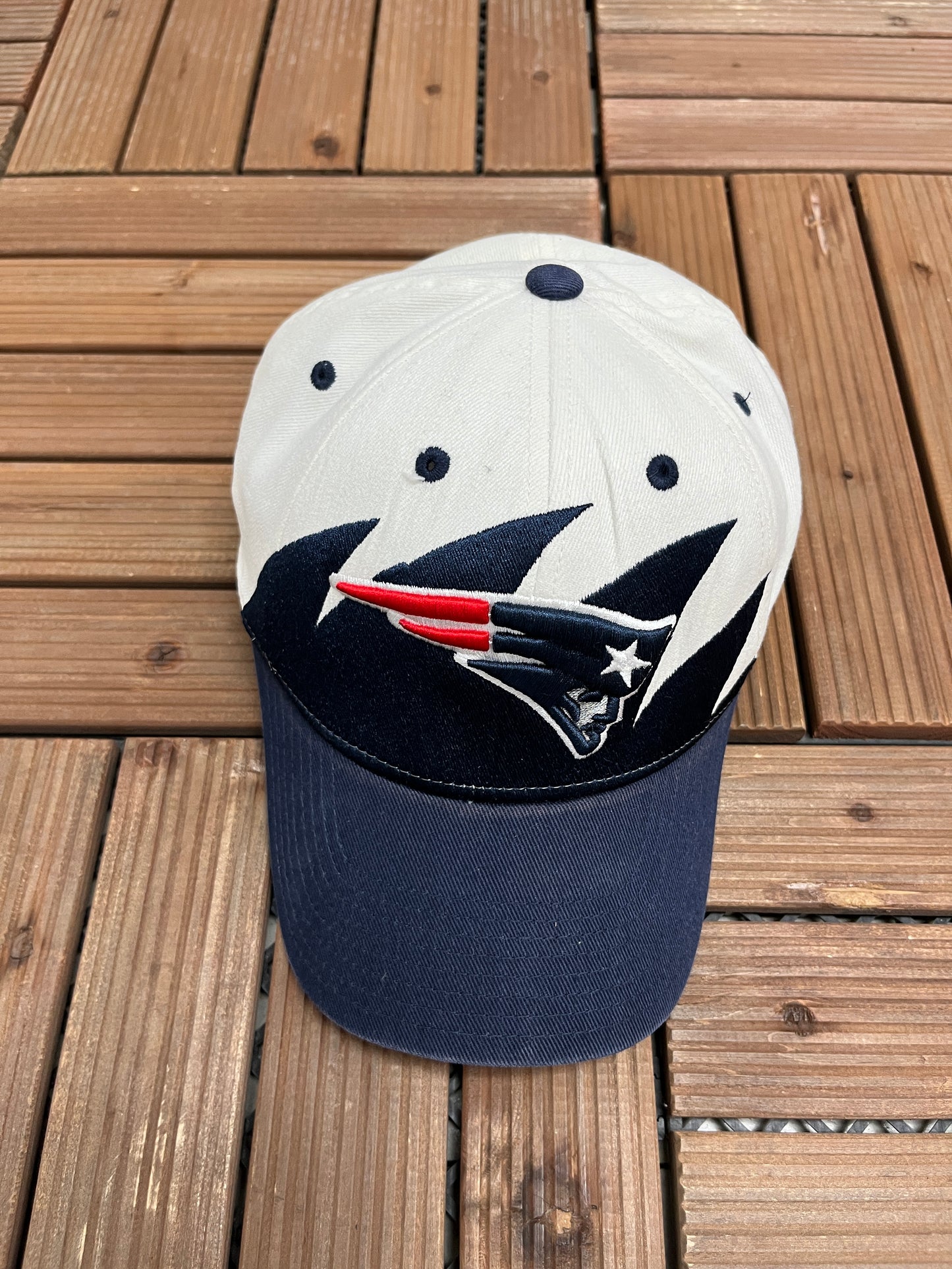 New England Patriots Sharktooth Graphic Hat | Small/Medium | Vintage 2000s NFL Football White Hat |