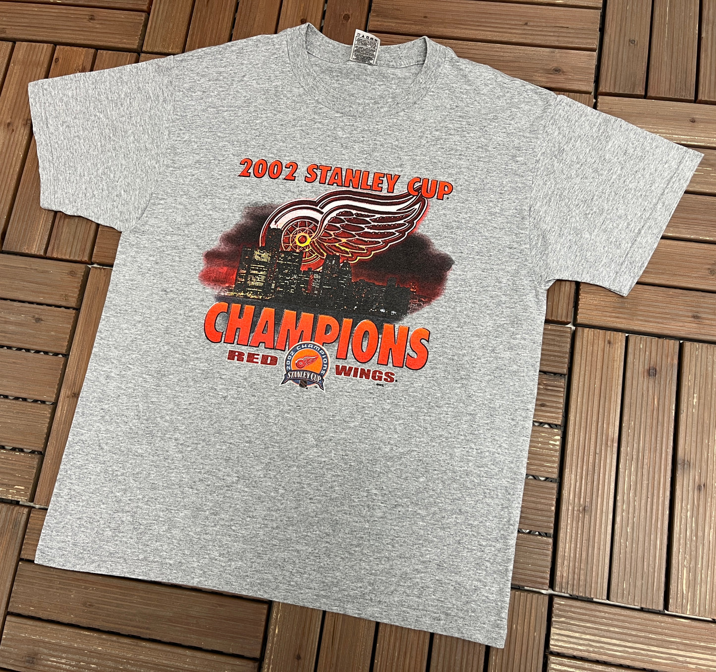 Detroit Red Wings Stanley Cup Champions 2002 Graphic Tee | Size Large | Vintage 2000s NHL Hockey Grey T-Shirt |