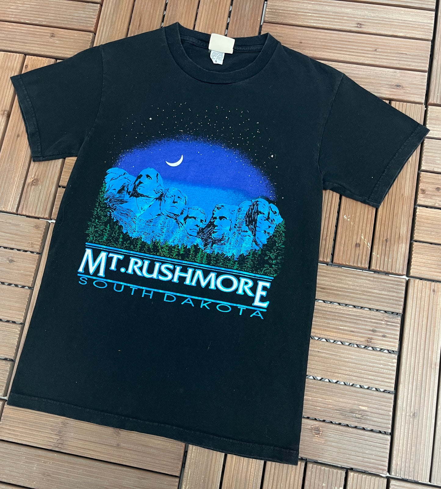 Mount Rushmore South Dakota Graphic Tee | Size Small | Vintage 2000s Tourist Black T-Shirt |