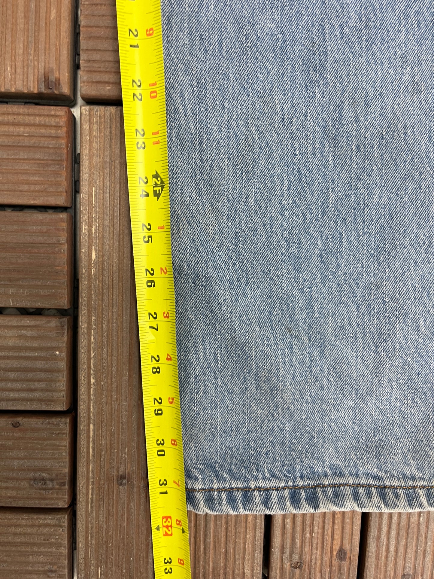 Levi Strauss & Co 550 Relaxed Fit Blue Denim Jeans | Size 36 x 32 | Vintage 2000s Levi's Light Blue Jeans |