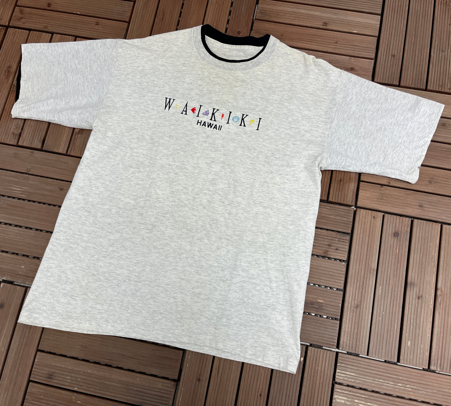 Waikiki, Hawaii Embroidered Graphic Tee | Size Large | Vintage 1990s Single Stitch Layered Grey T-Shirt |