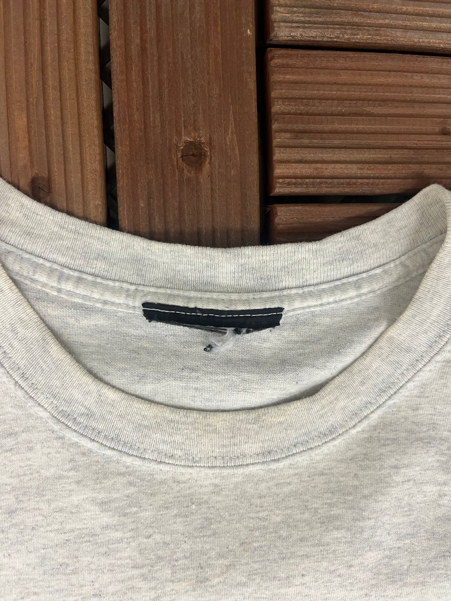 Peanuts Cartoon Embroidered Graphic Tee | Size X-Large | Vintage 2000s Television Cartoon Grey T-Shirt |