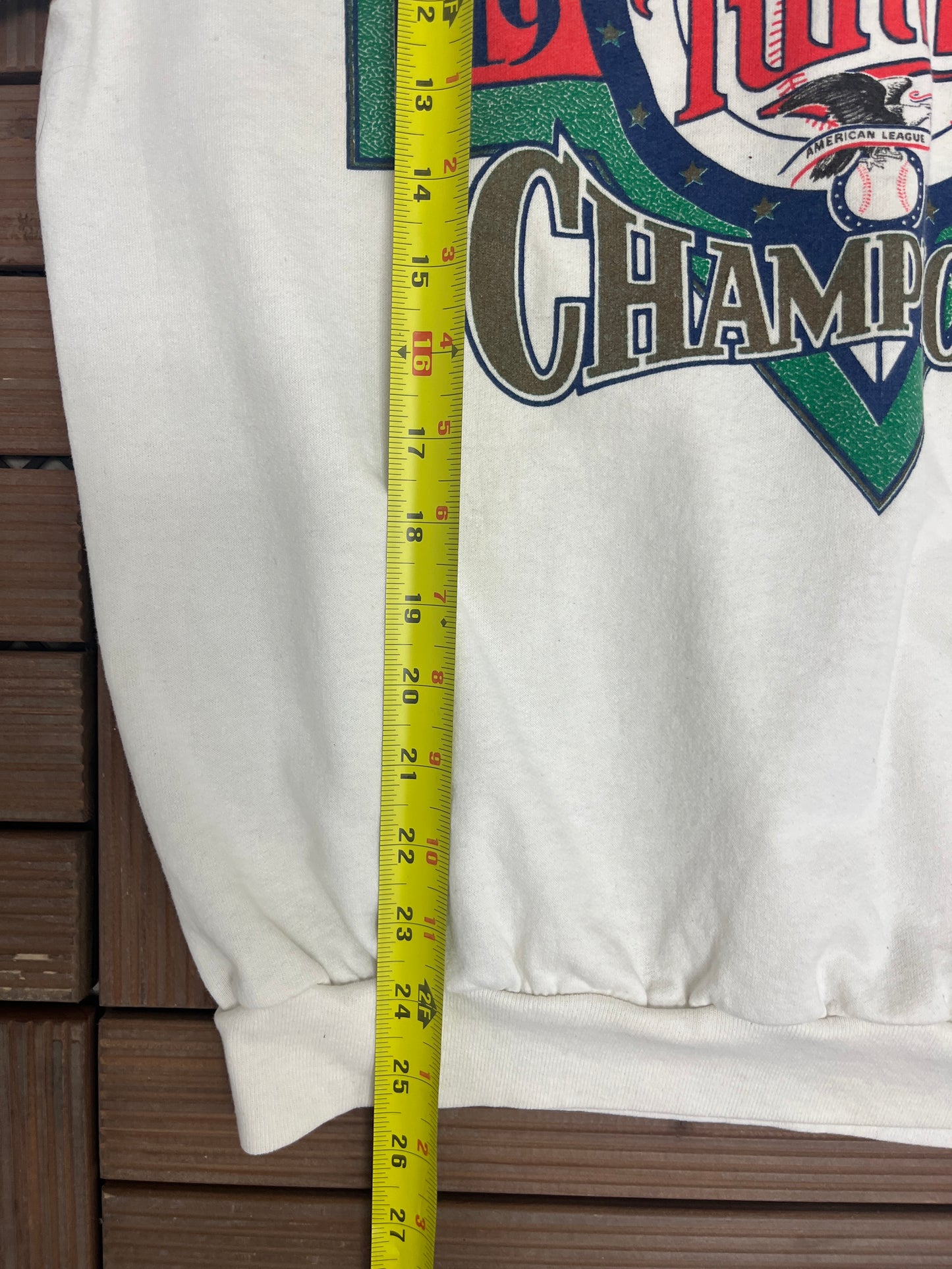 Minnesota Twins American League Champions Graphic Crewneck | Size Large | Vintage 1990s MLB Baseball White Sweater |