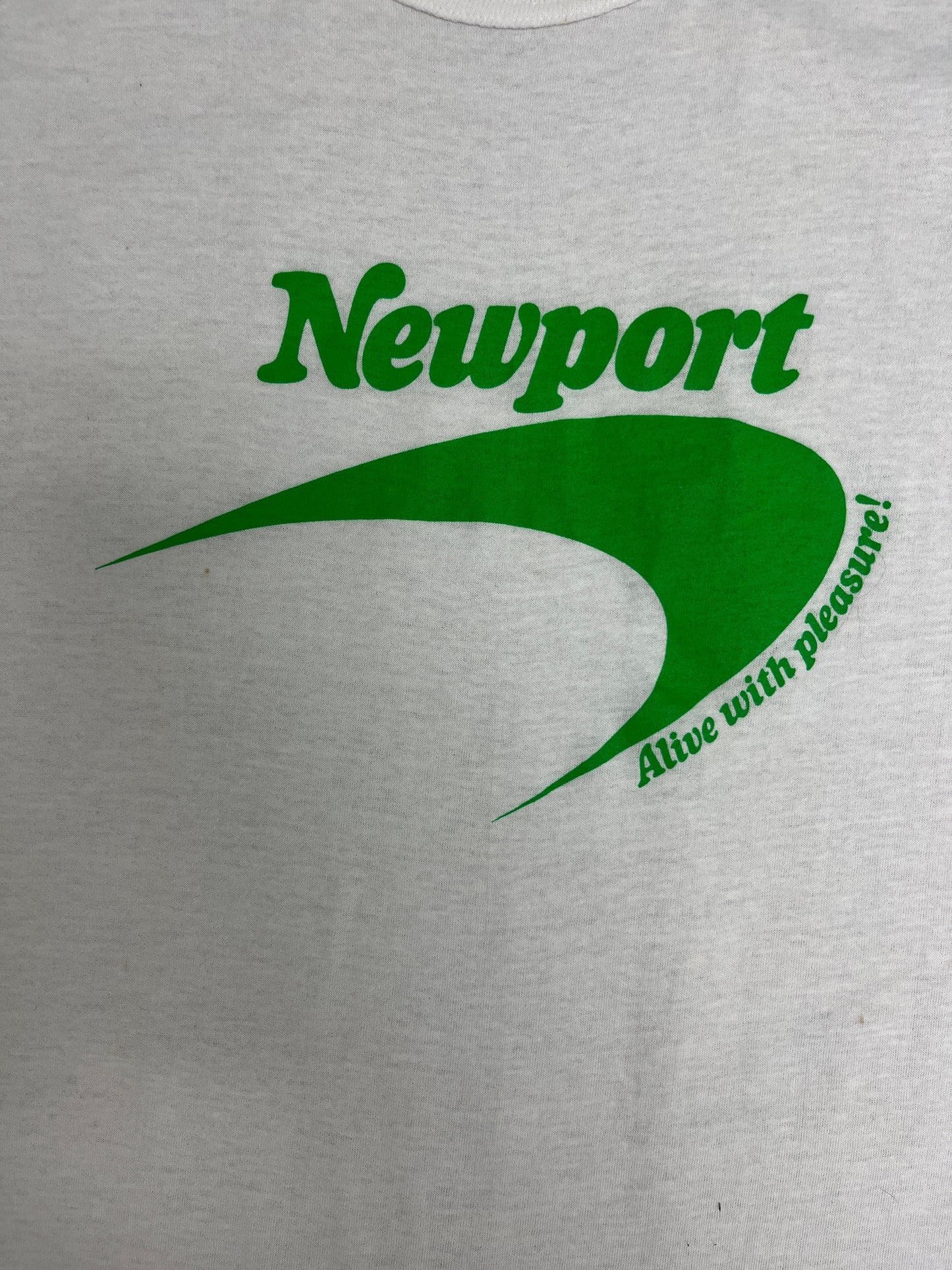Newport Alive With Pleasure! Graphic Tee | Size X-Large | Vintage 1990s Made in USA White Tank Top |