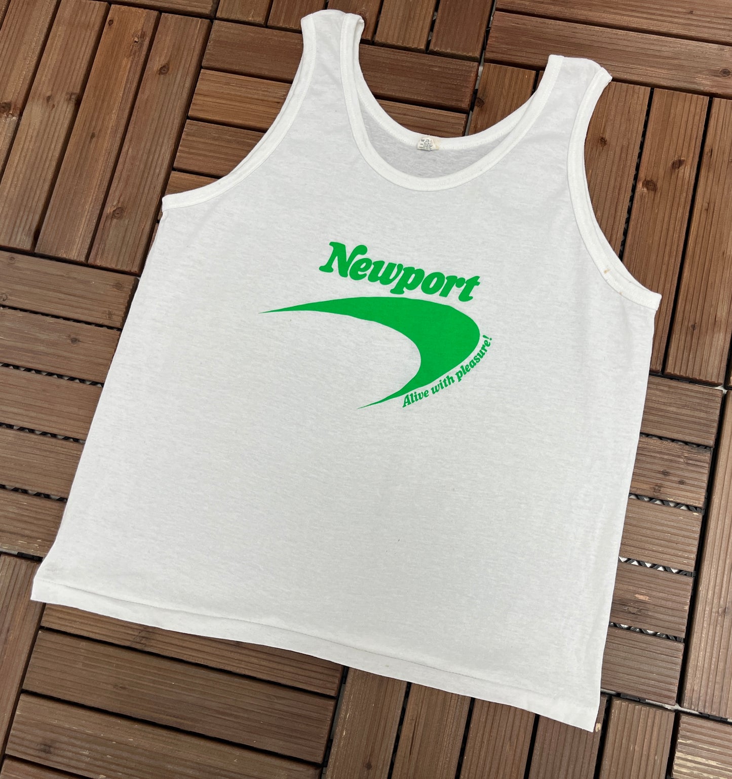 Newport Alive With Pleasure! Graphic Tee | Size X-Large | Vintage 1990s Made in USA White Tank Top |
