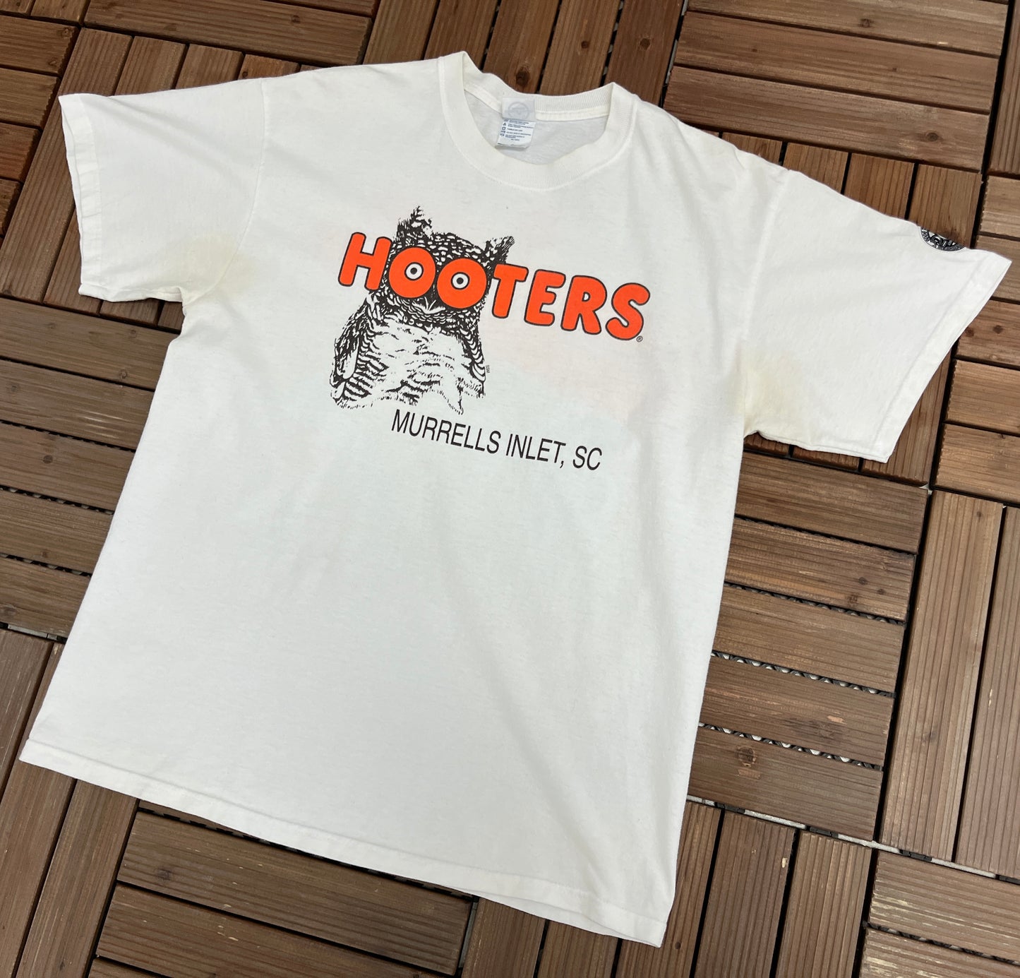 Hooters Murrell Inlet, South Carolina Graphic Tee | Size Large | Vintage 2000s Collectors Promotional White T-Shirt |