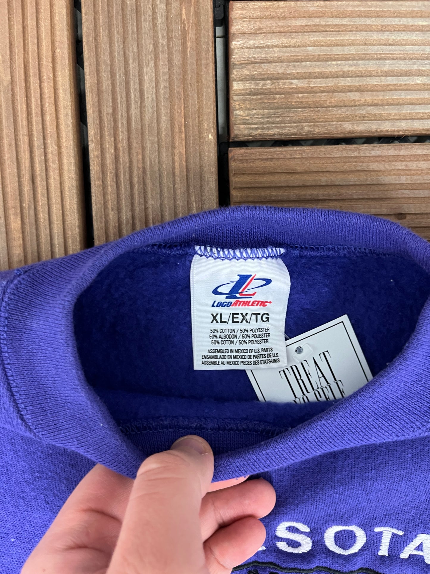 Minnesota Vikings Embroidered Graphic Crewneck | Size X-Large | Vintage 1990s NFL Football Purple Sweater |