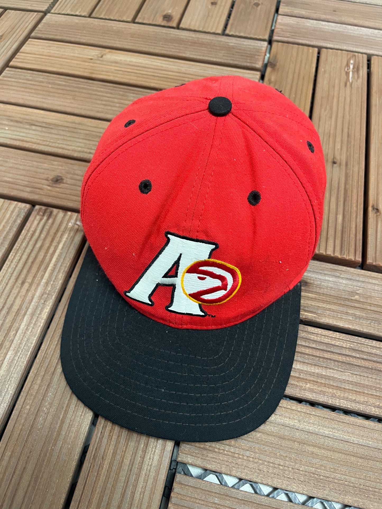 Atlanta Hawks Embroidered Graphic Hat | Snap Back | Vintage 1990s NBA Basketball Red Cap |