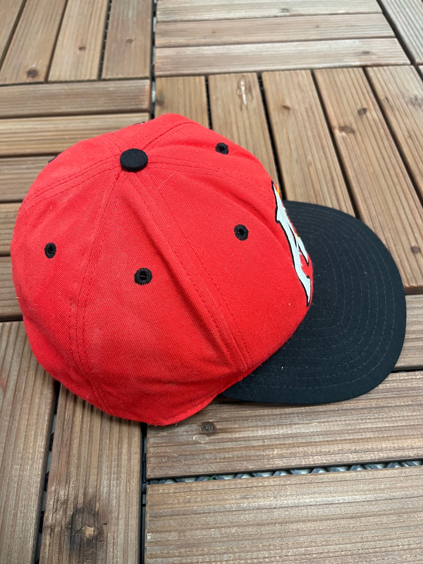 Atlanta Hawks Embroidered Graphic Hat | Snap Back | Vintage 1990s NBA Basketball Red Cap |