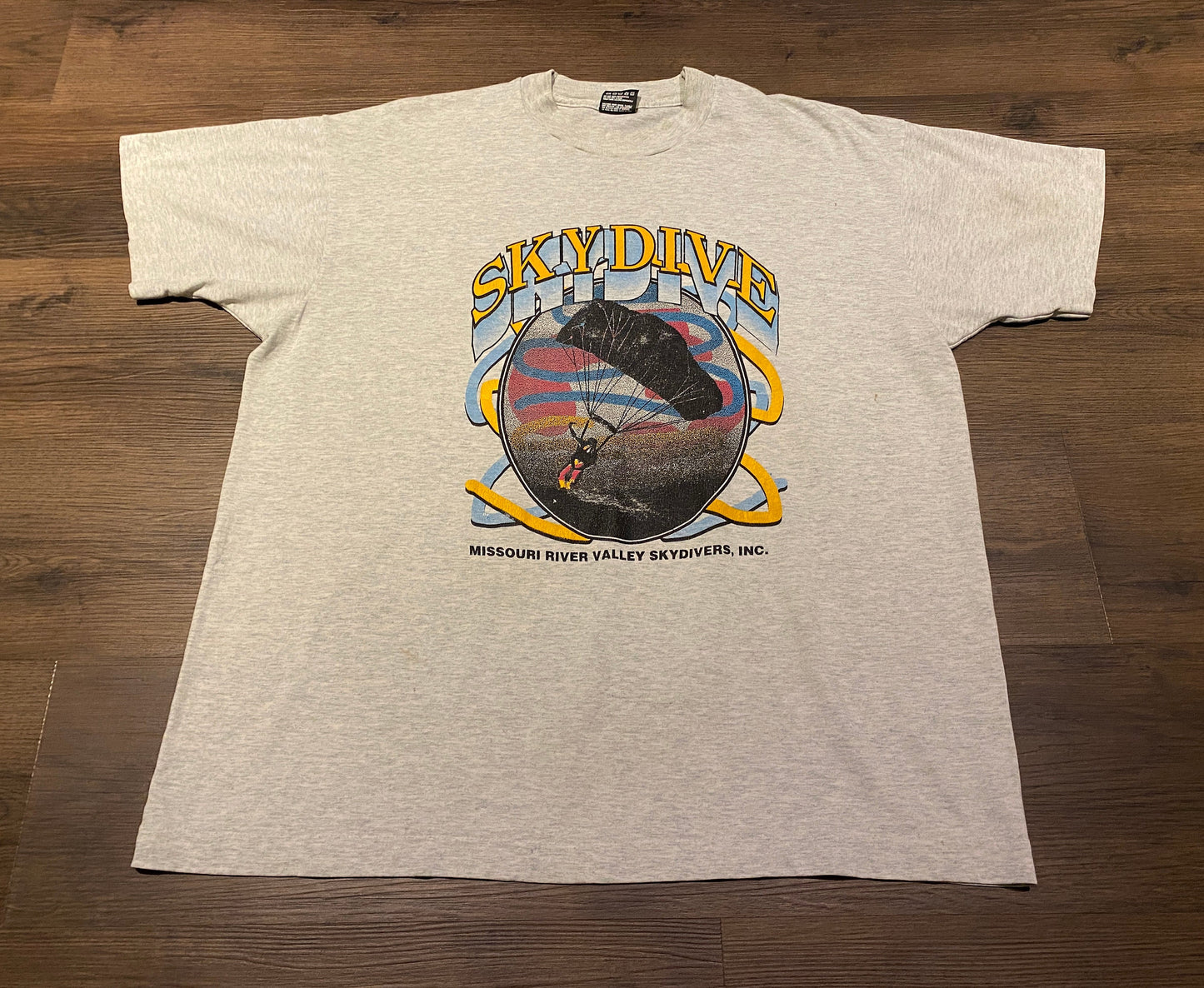 Skydiving Missouri River Valley Graphic Tee | Size XL | Vintage 1990s Single Stitch Grey T-Shirt | Made in USA | Free Shipping to USA |