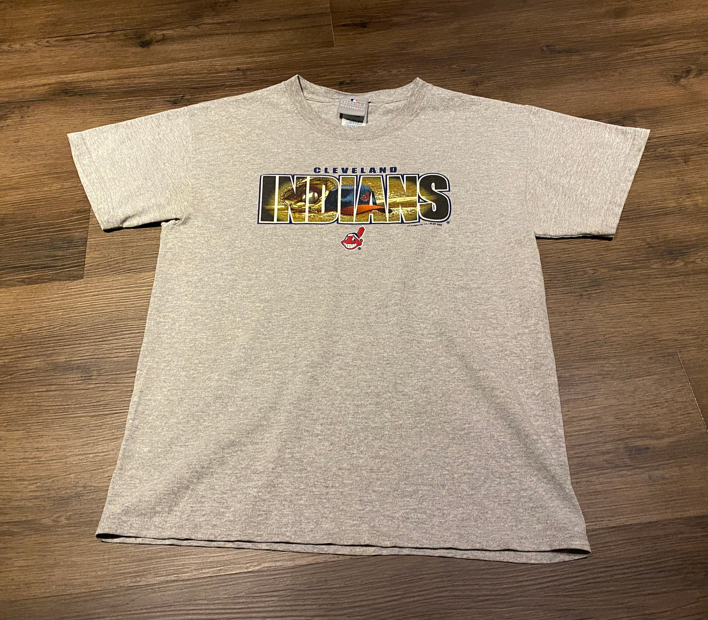 Cleveland Indians Graphic Tee | Size Medium | Vintage 2000s MLB Baseball Grey T-Shirt | MLB Genuine Merchandise | Free Shipping to USA |