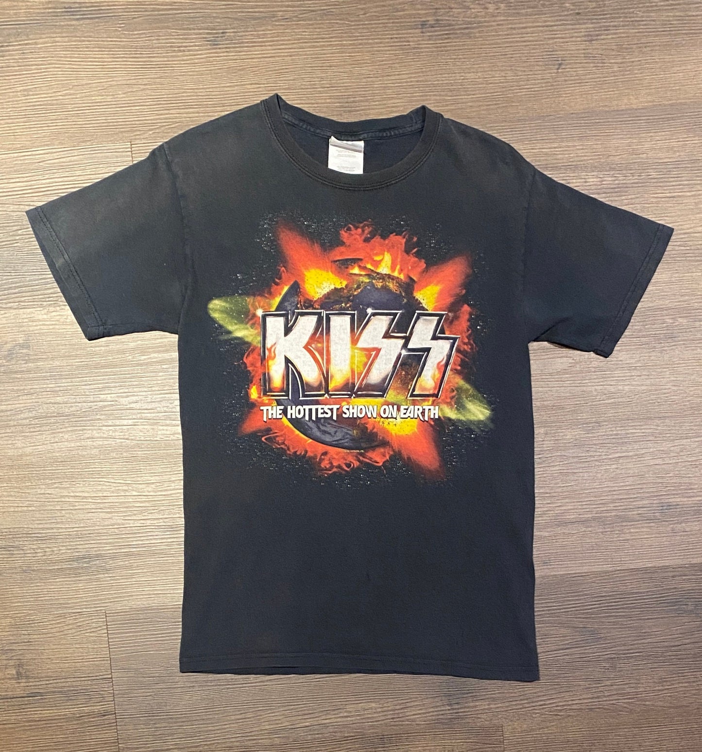 Kiss The Hottest Show On Earth Graphic Tee | Size Small | Vintage 2000s Rock Band Black T-Shirt |