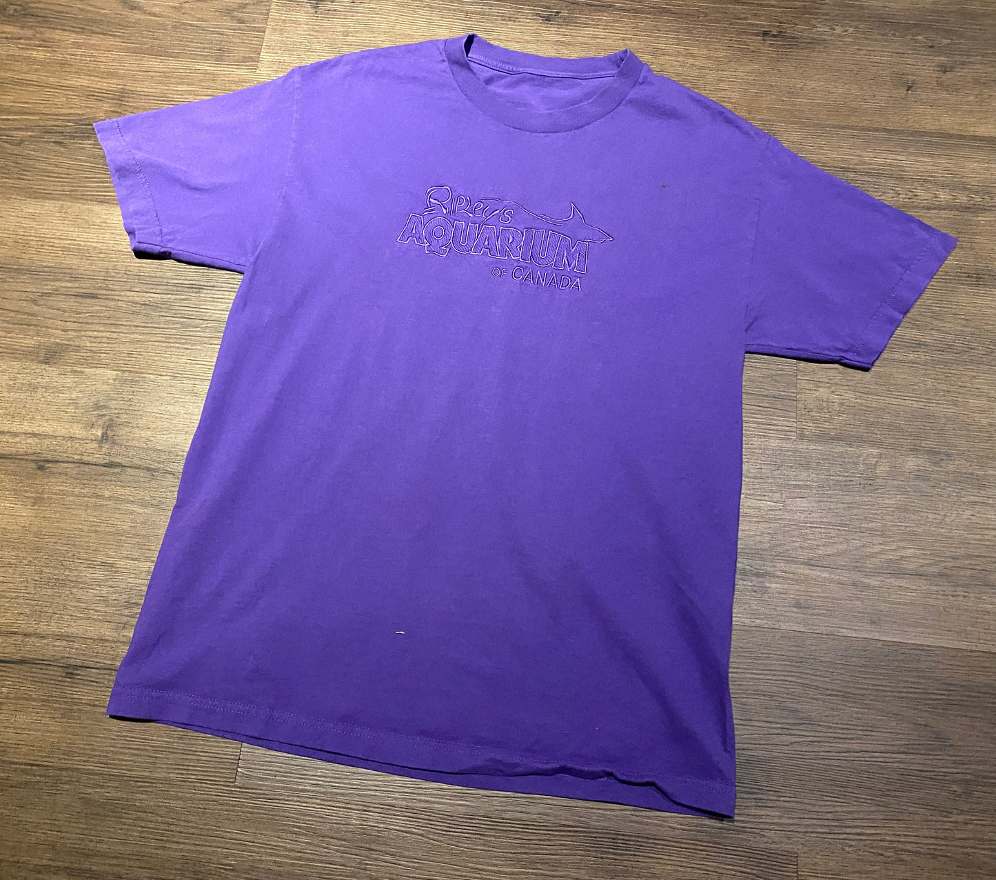 Ripley's Aquarium of Canada Embroidered Graphic Tee | Size Large | Vintage 1990s Promotional Purple T-Shirt | Free Shipping to USA |