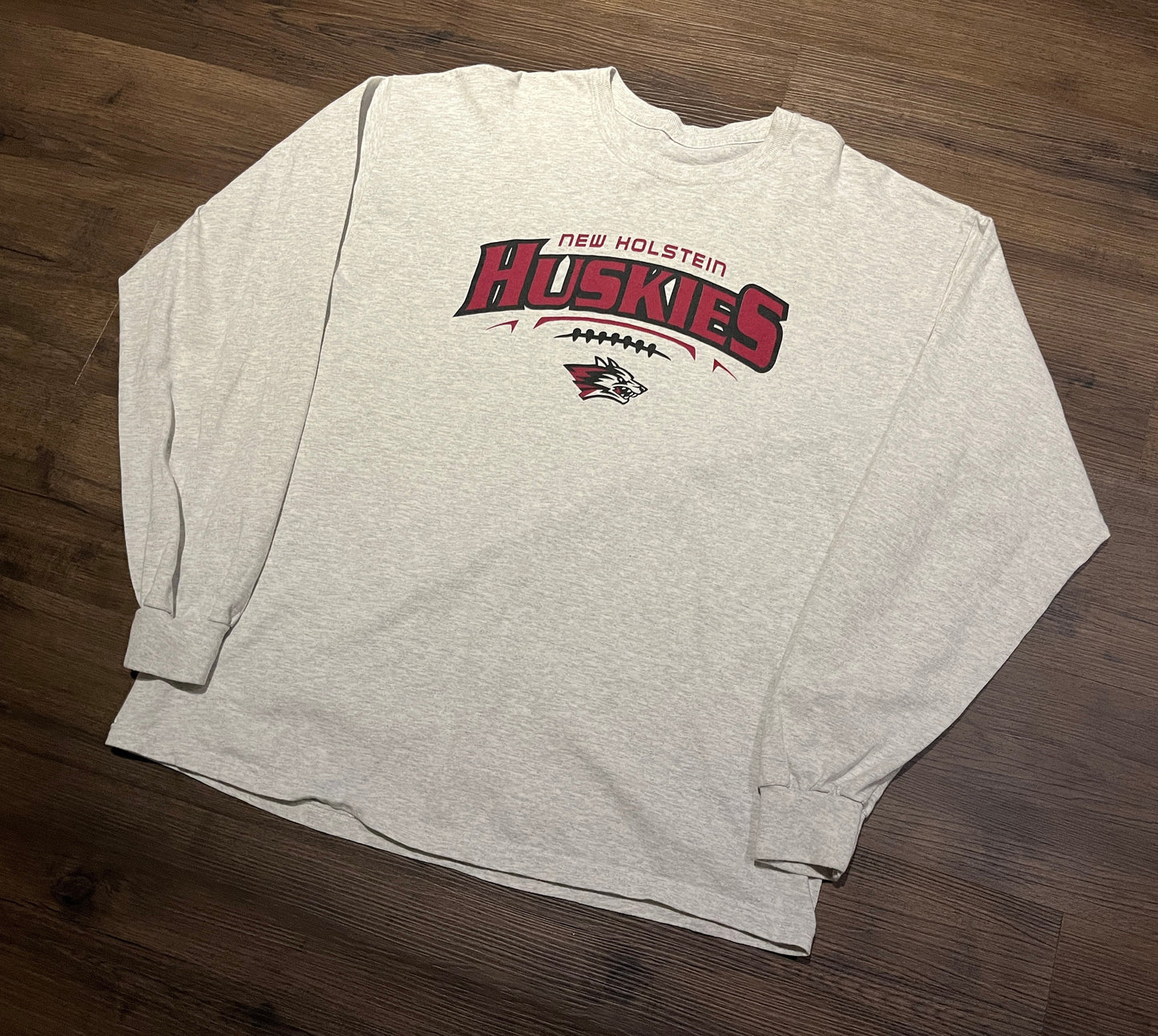 New Holstein Huskies High School Graphic Tee | Size XL | Vintage 1990s Grey T-Shirt | New Holstein, Wisconsin | Free Shipping to USA|