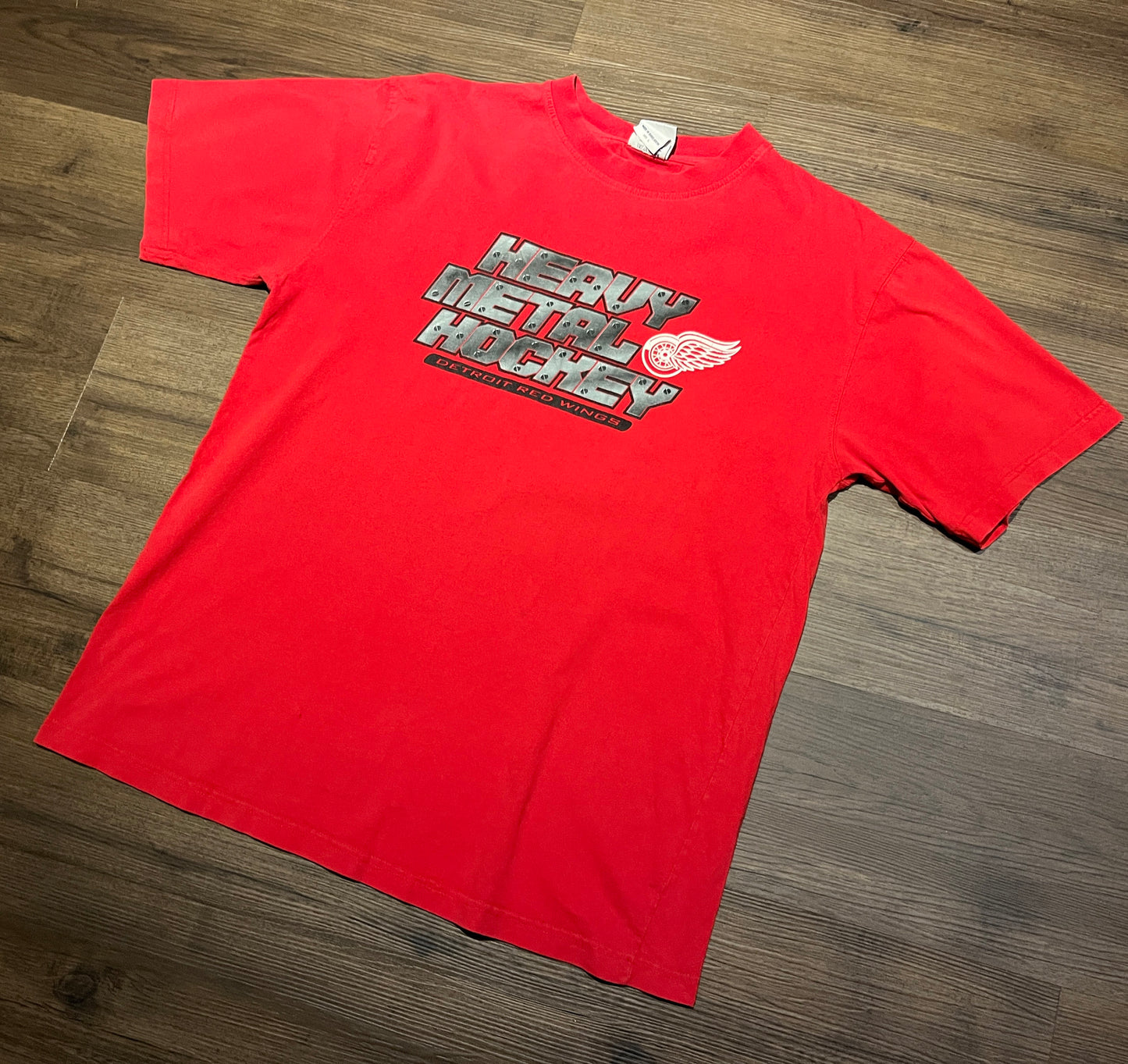 Detroit Red Wings Heavy Metal Hockey Graphic Tee | Size Large | Vintage 2000s NHL Hockey Red T-Shirt | Free Shipping to USA |