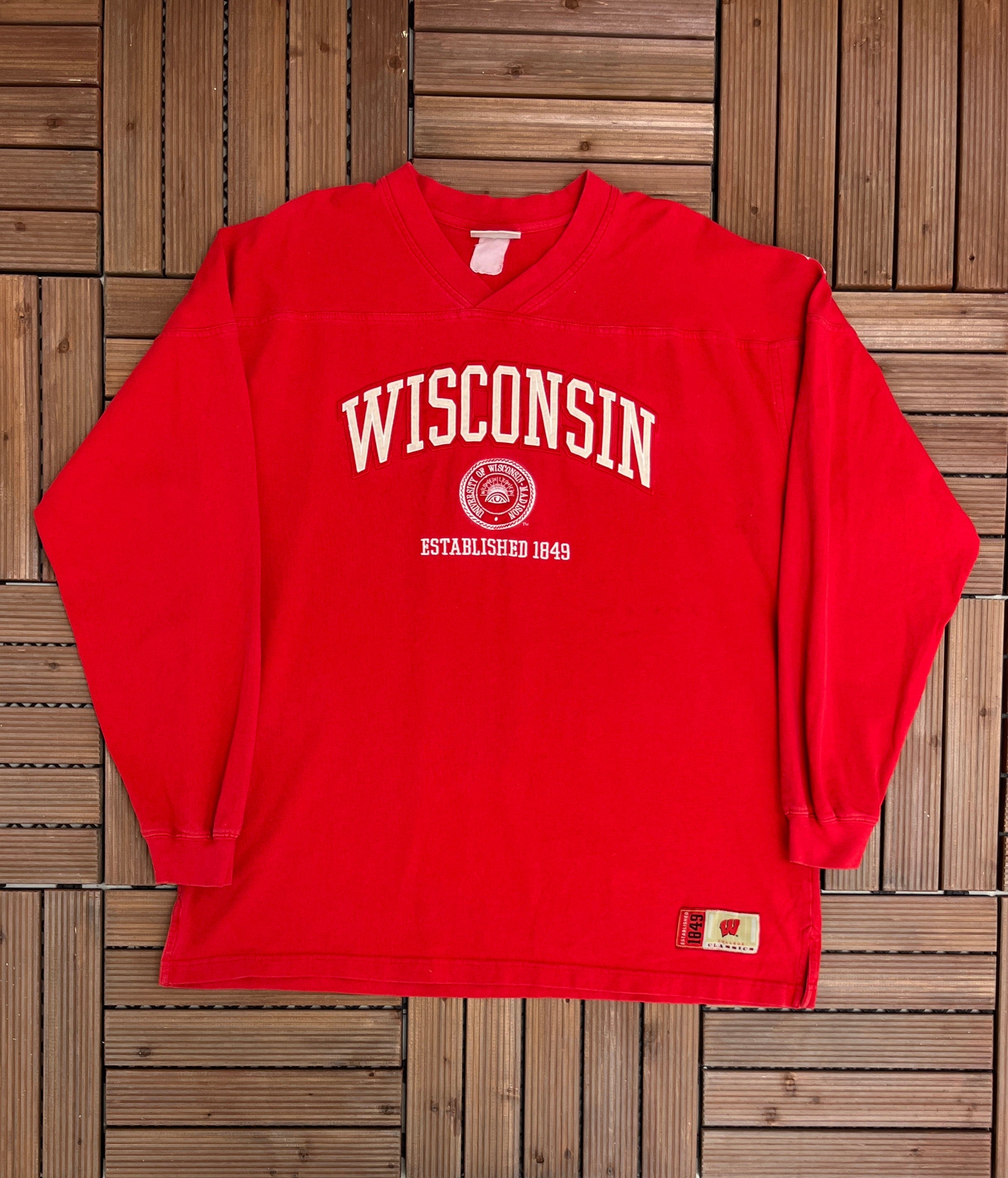 University of Wisconsin Badgers Stitched Graphic Tee | Size X