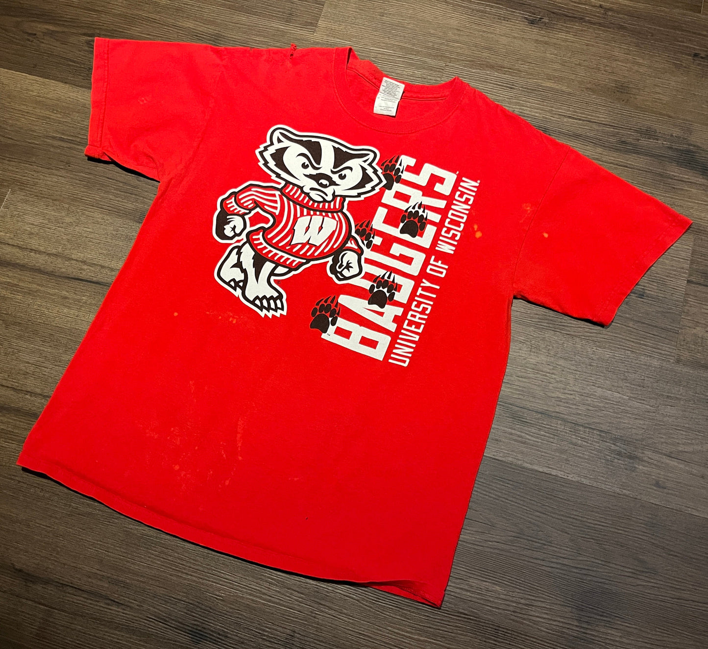University Of Wisconsin Badgers Graphic Tee | Size Large | Vintage 2000s College Sports Red T-Shirt | Free Shipping to USA |
