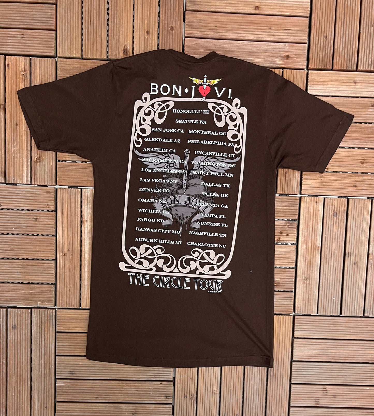 Bon Jovi The Circle Tour Graphic Tee | Size Medium | Vintage 2000s Rock Band Music Promotional Brown T-Shirt |