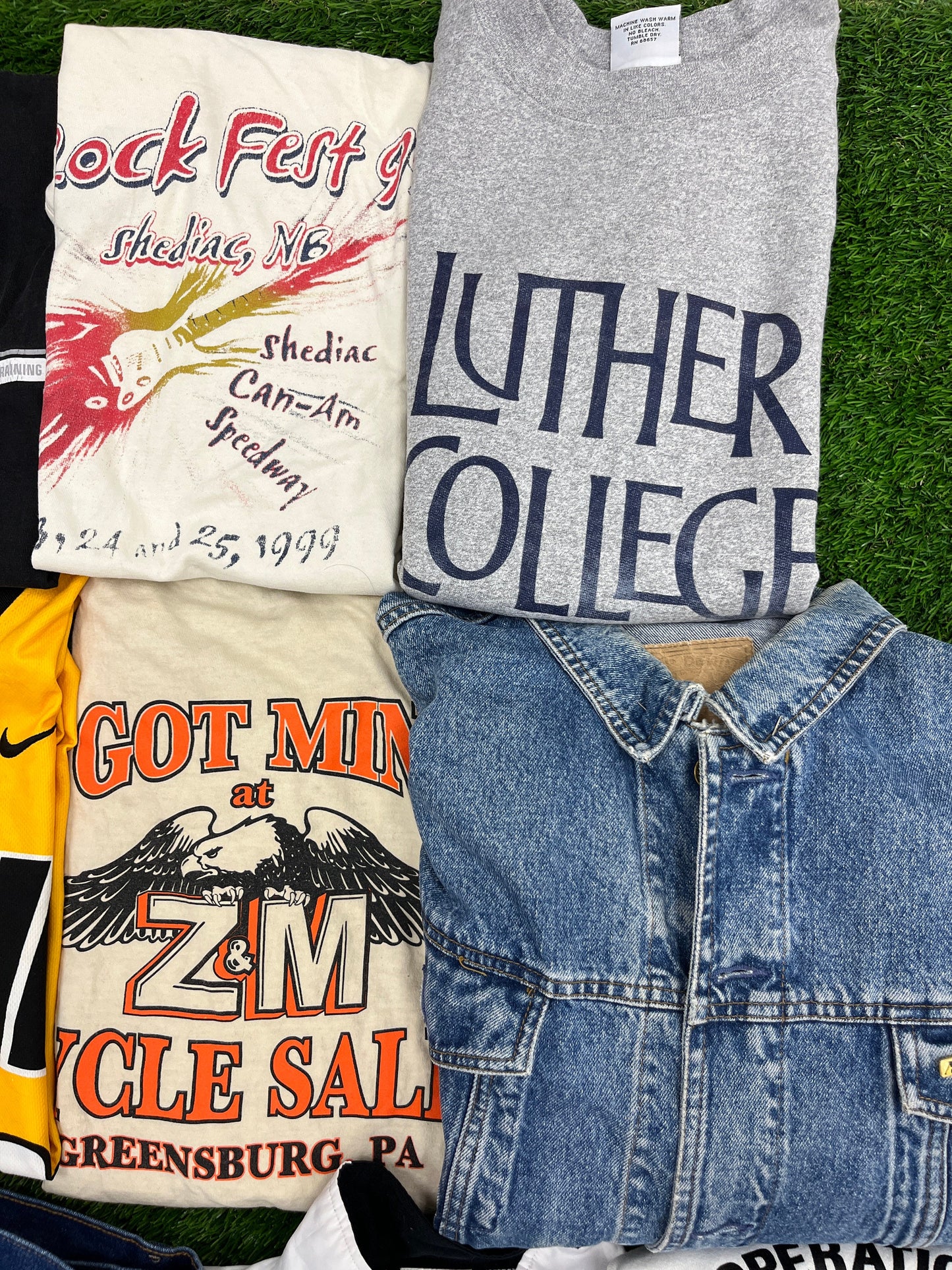 18 Piece Wholesale Bundle Lot of 1990s & 2000s Music, Pro / College Sports, Harley Davidson, Jeans, Promotional Items, Adidas Windbreaker