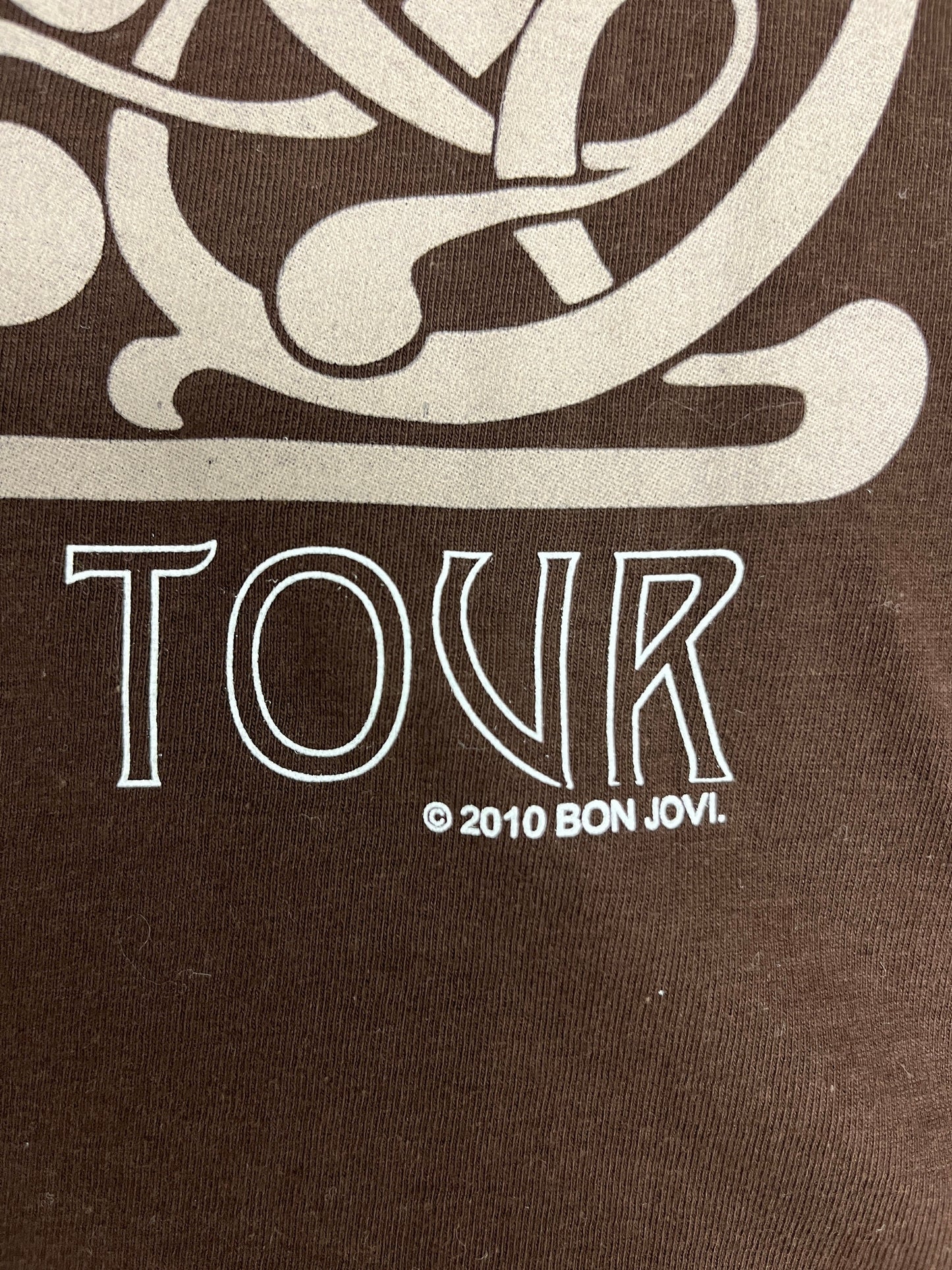 Bon Jovi The Circle Tour Graphic Tee | Size Medium | Vintage 2000s Rock Band Music Promotional Brown T-Shirt |