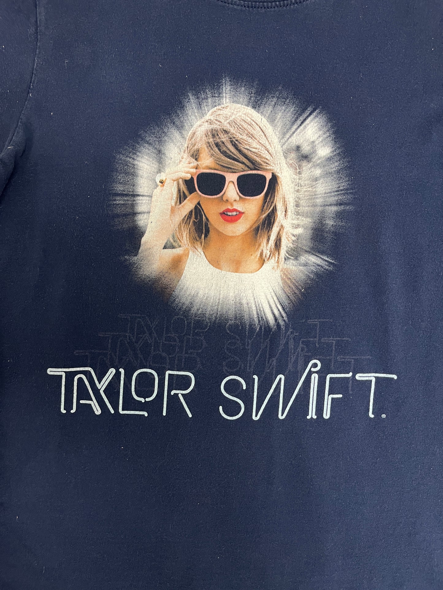 Taylor Swift The 1989 World Tour Graphic Tee | Size Medium | Pop Musician Blue T-Shirt |