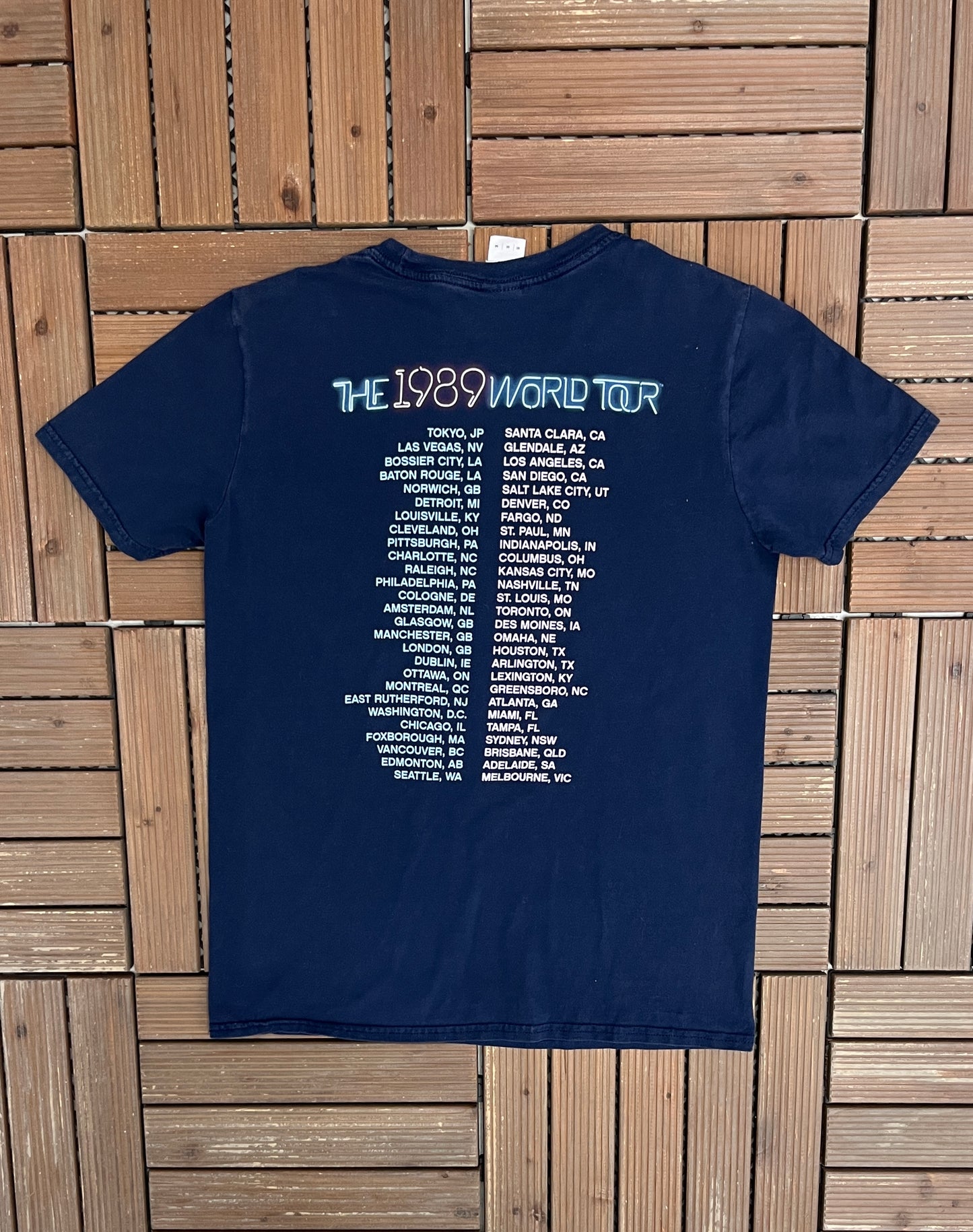 Taylor Swift The 1989 World Tour Graphic Tee | Size Medium | Pop Musician Blue T-Shirt |