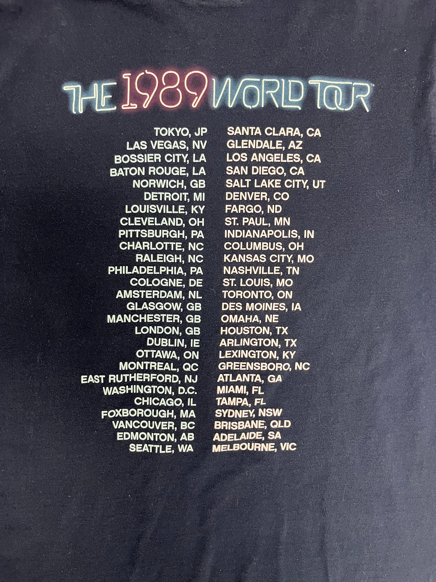 Taylor Swift The 1989 World Tour Graphic Tee | Size Medium | Pop Musician Blue T-Shirt |