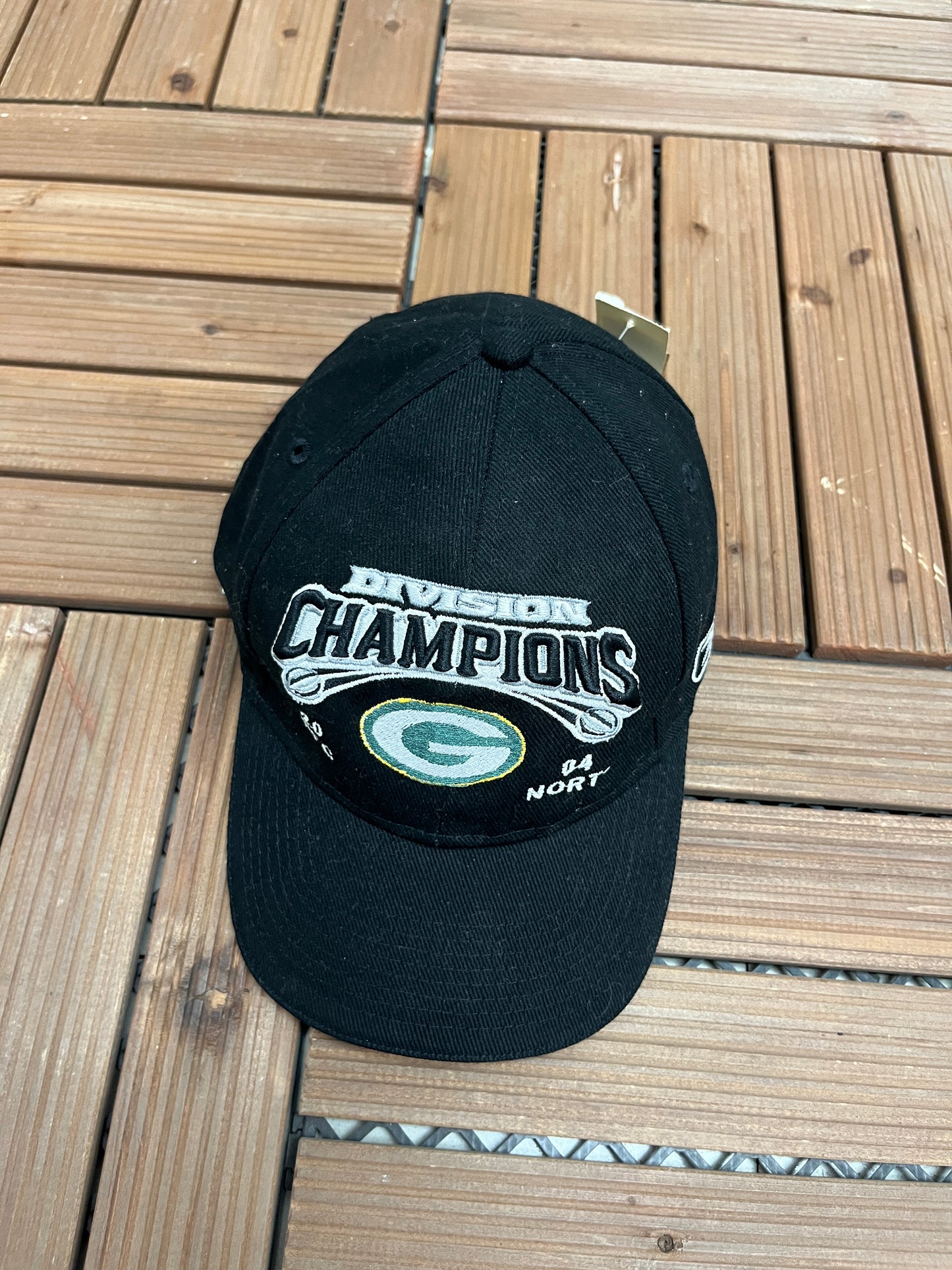 Green Bay Packers 2004 Division Champions Graphic Hat | Strap Back | Vintage 2000s NFL Black Cap |