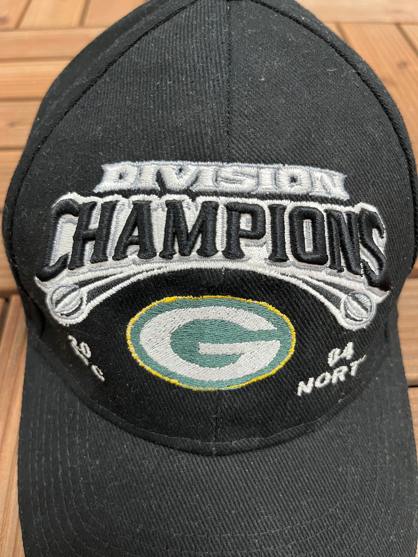 Green Bay Packers 2004 Division Champions Graphic Hat | Strap Back | Vintage 2000s NFL Black Cap |