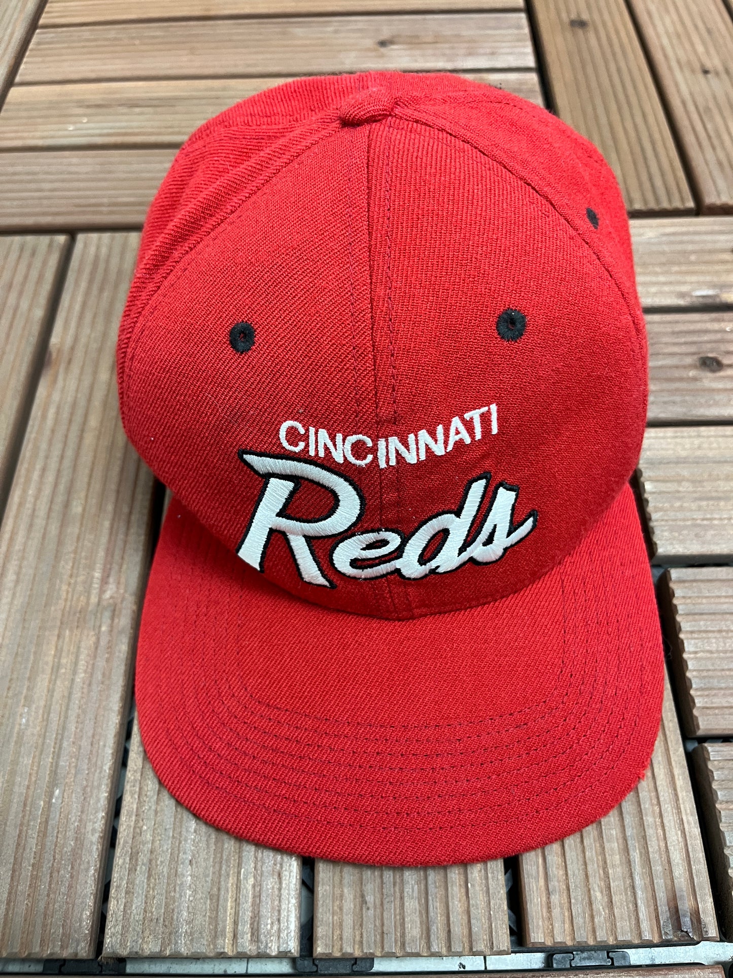 Cincinnati Reds Script Nike Graphic Hat | Snap Back | Vintage 2000s MLB Baseball Nike Red Cap |