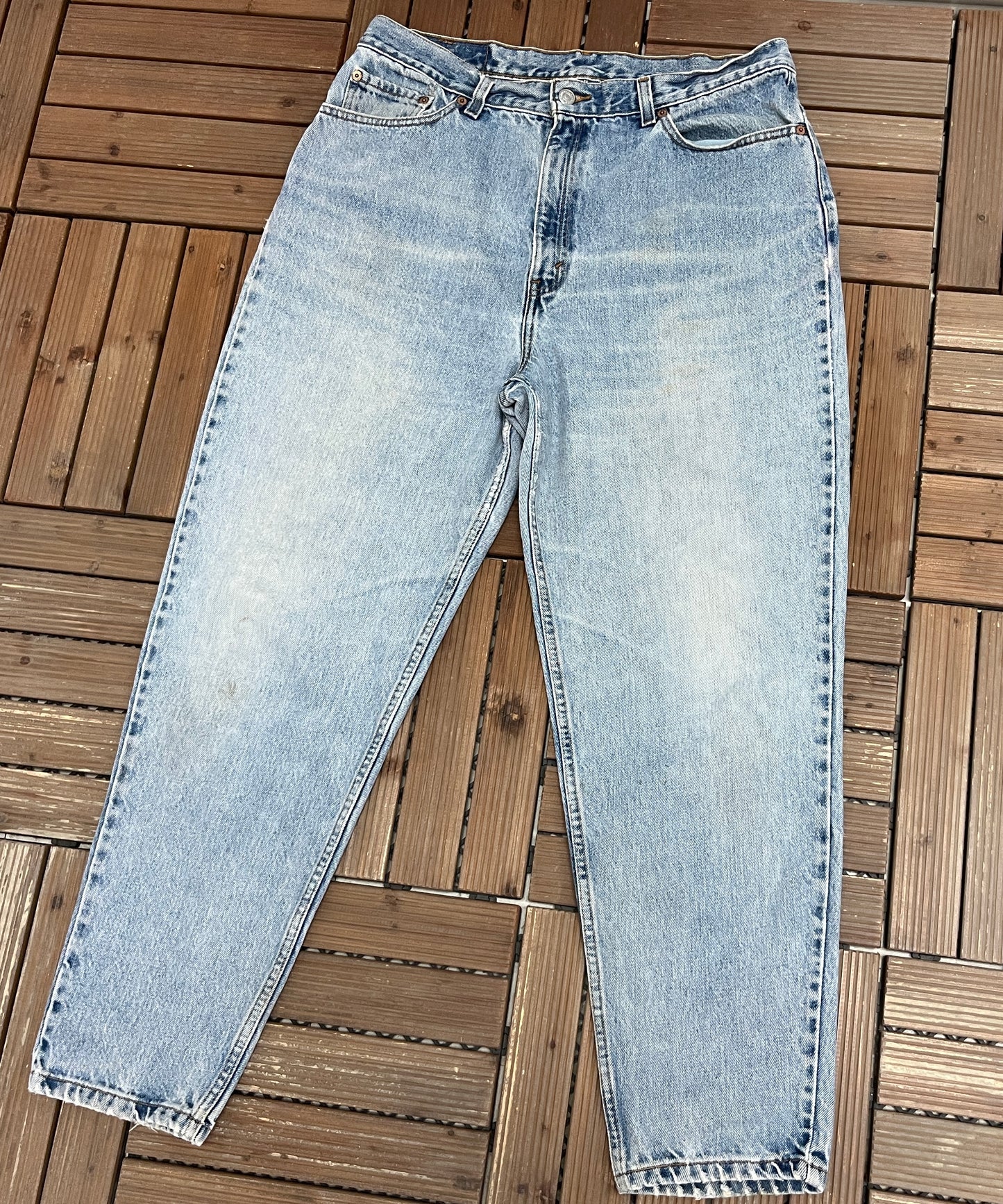 Levi Strauss & Co 550 Relaxed Fit Blue Denim Jeans | Size 34 x 30 | Vintage 2000s Levi's Light Blue Jeans |