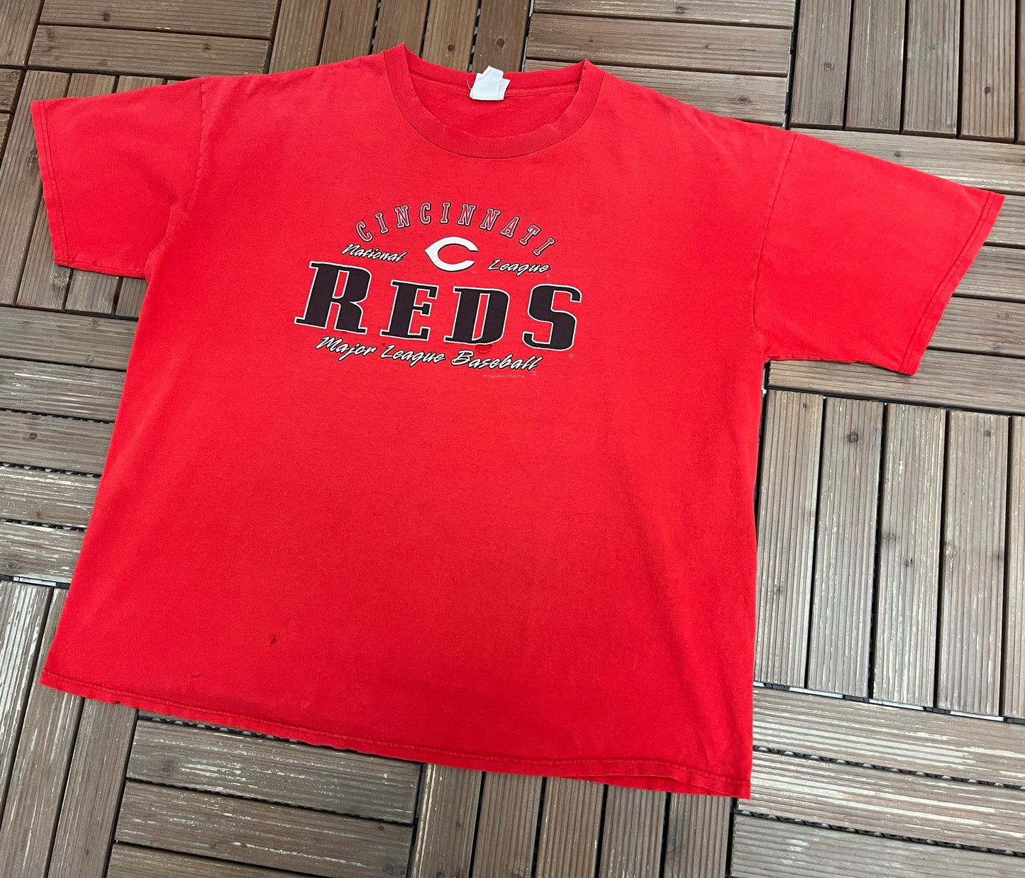 Cincinnati Reds Graphic Tee | Size XX-Large | Vintage 2000s MLB Baseball Red T-Shirt |