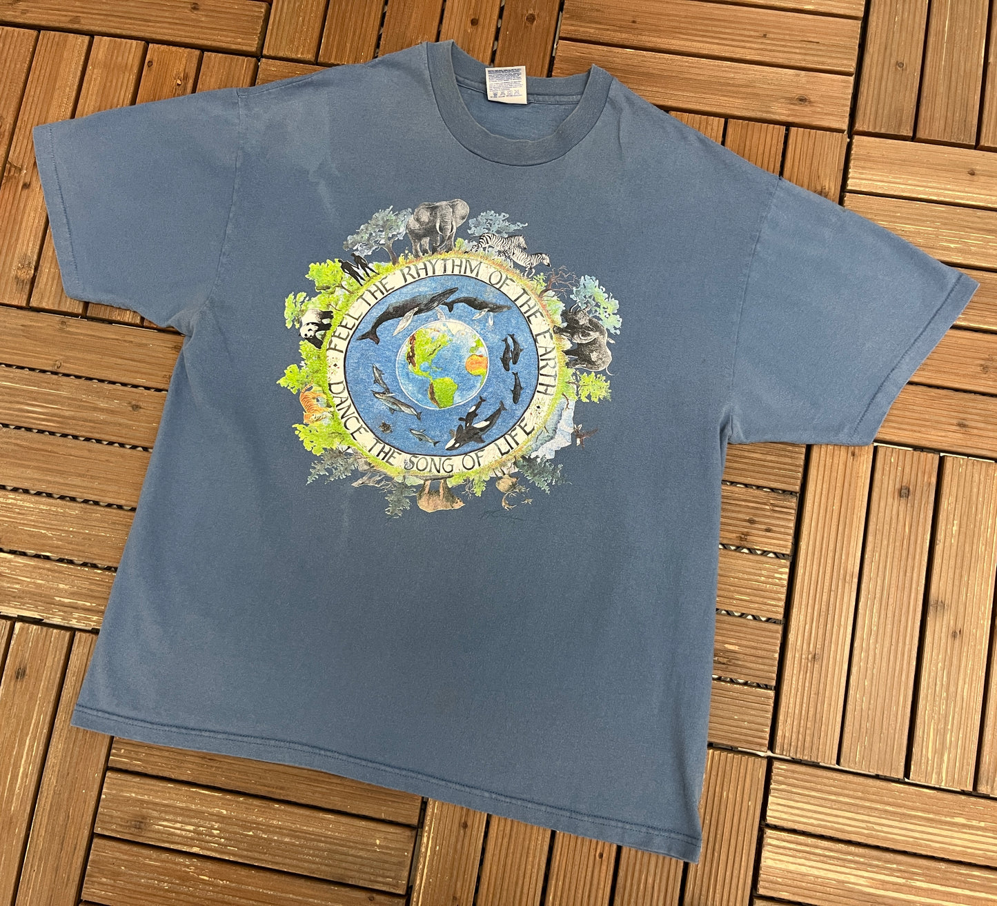 Feel The Rhythm Of The Earth Graphic Tee | Size X-Large | Vintage 1990s Animal Graphic Blue T-Shirt |