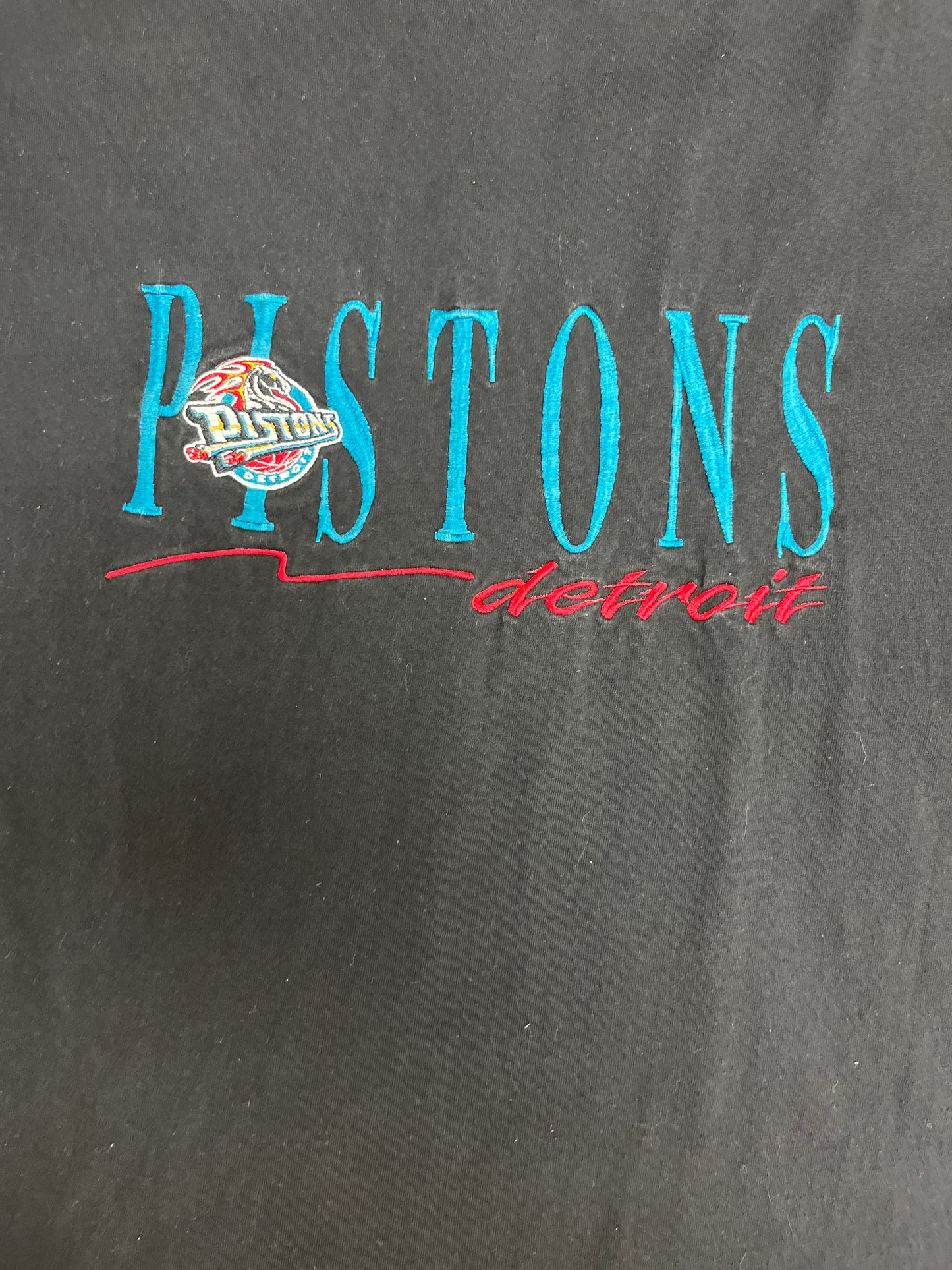 Detroit Pistons Embroidered Graphic Tee | Size X-Large | Vintage 1990s NBA Basketball Black T-Shirt |