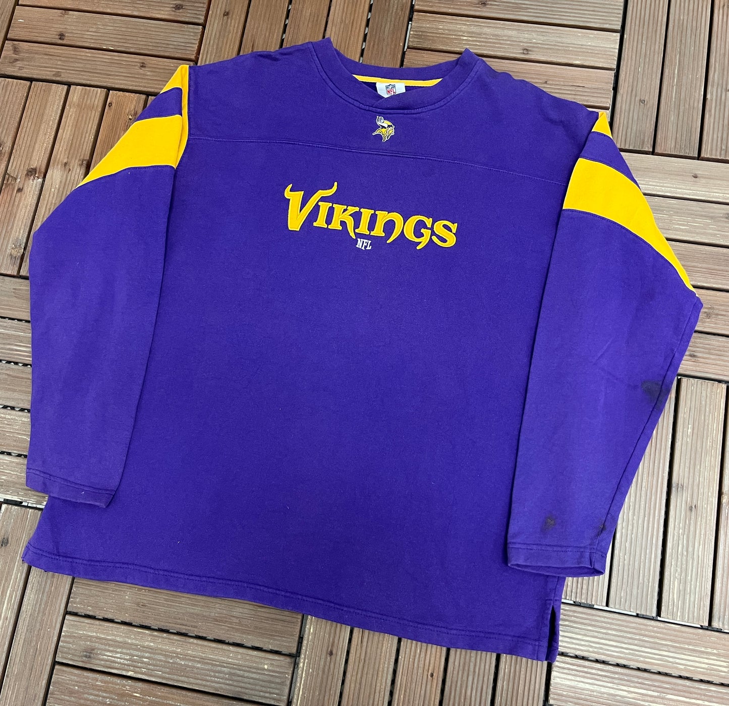 Minnesota Vikings Graphic Crewneck | Size X-Large | Vintage 2000s NFL Football Purple Sweater |