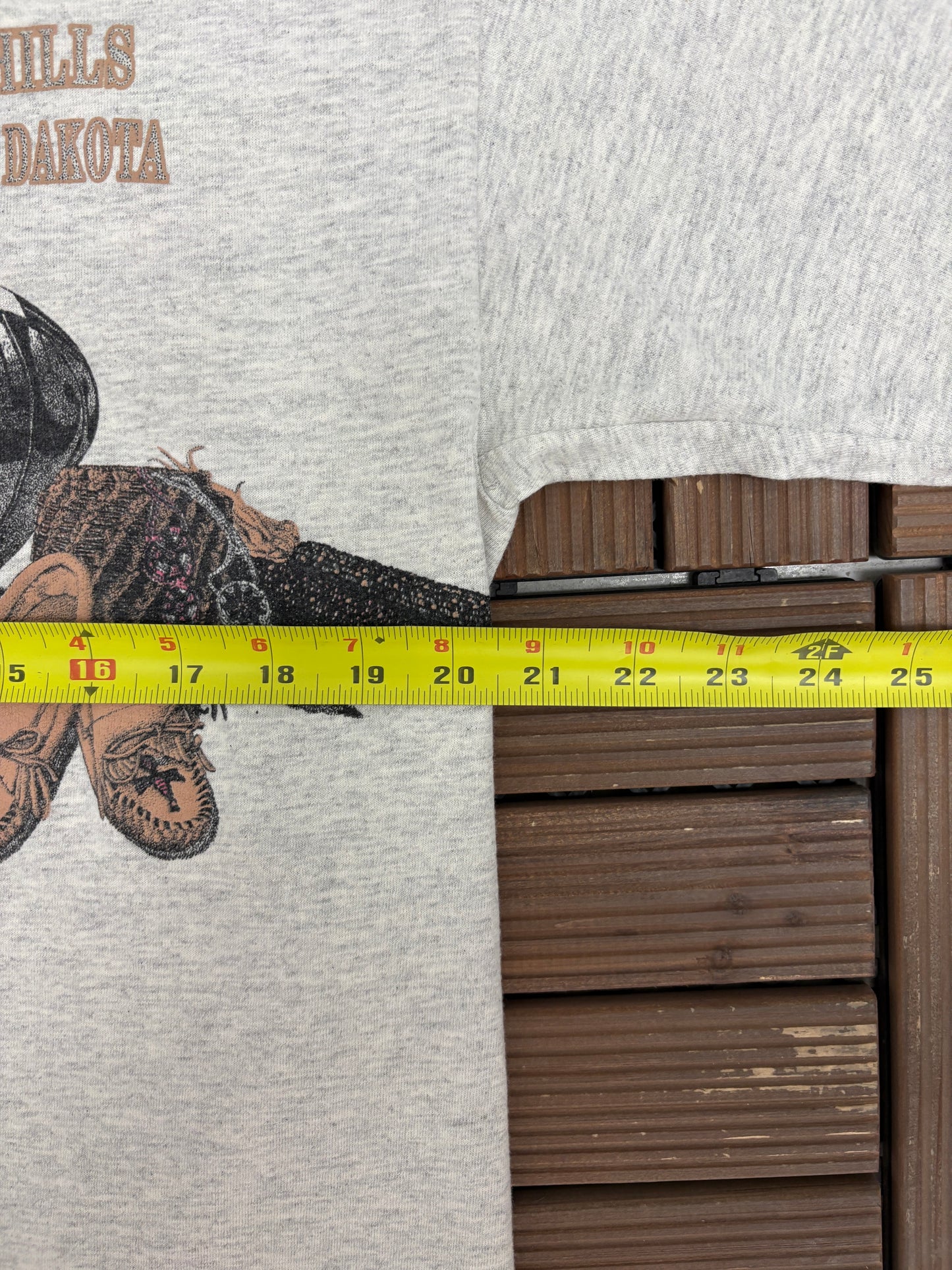 Black Hills, South Dakota Scenic Graphic Tee | Size Large | Vintage 1990s Tourist Grey T-Shirt |