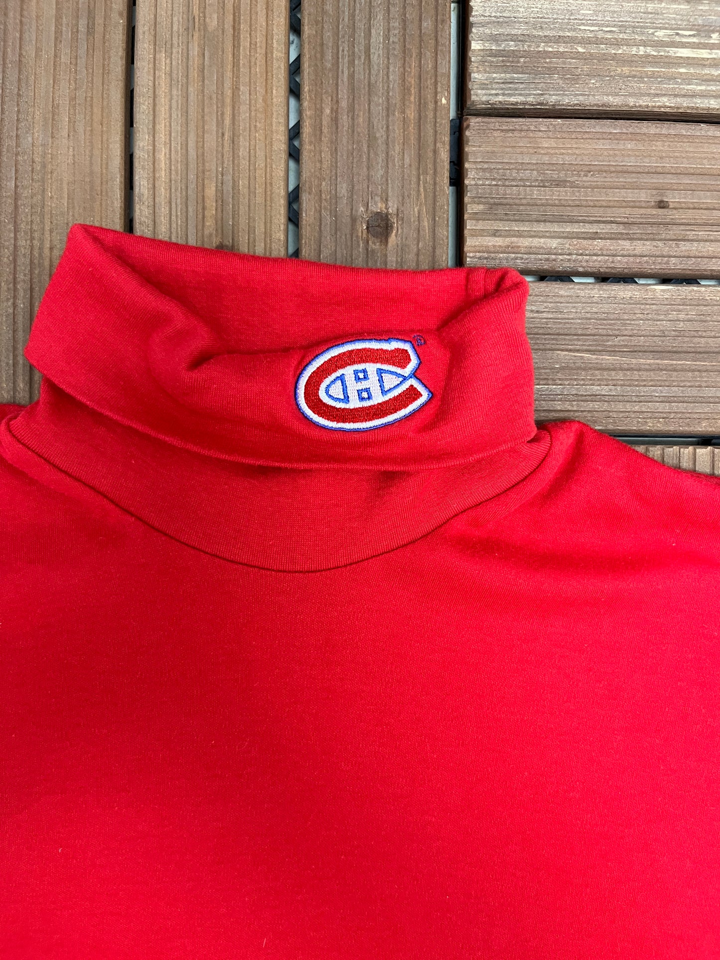 Montreal Canadiens Embroidered Logo Turtleneck Graphic Tee | Size X-Large | Vintage 1990s NHL Hockey Red T-Shirt |