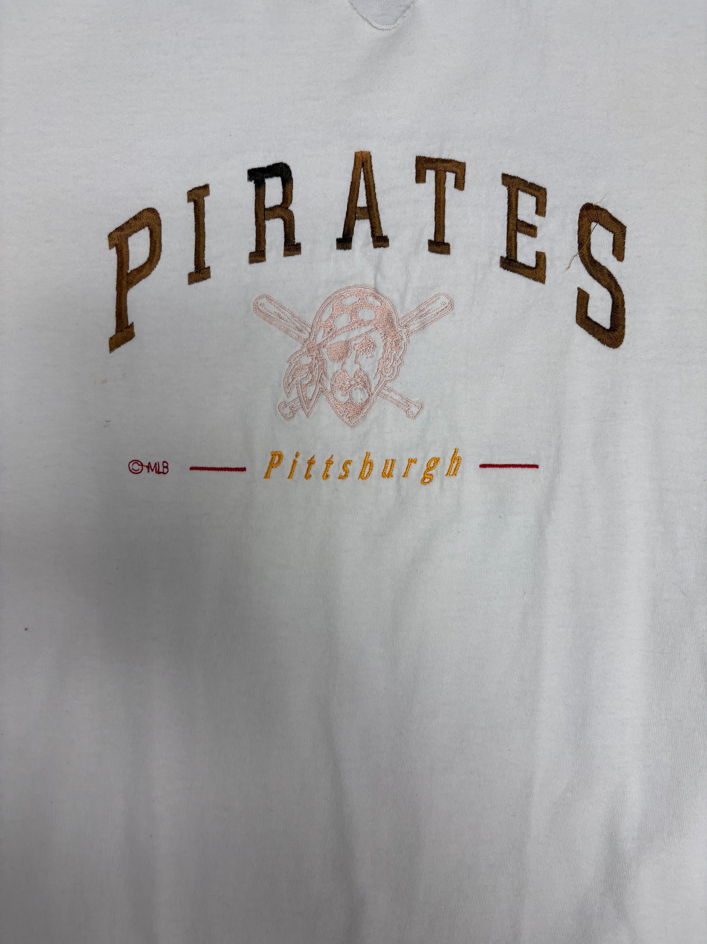 Pittsburgh Pirates Embroidered Graphic Tee | Size Large | Vintage 2000s White MLB Baseball T-Shirt |