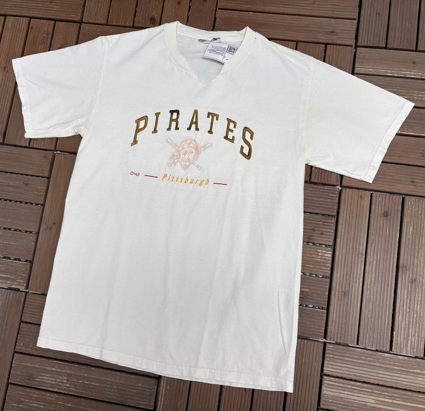 Pittsburgh Pirates Embroidered Graphic Tee | Size Large | Vintage 2000s White MLB Baseball T-Shirt |