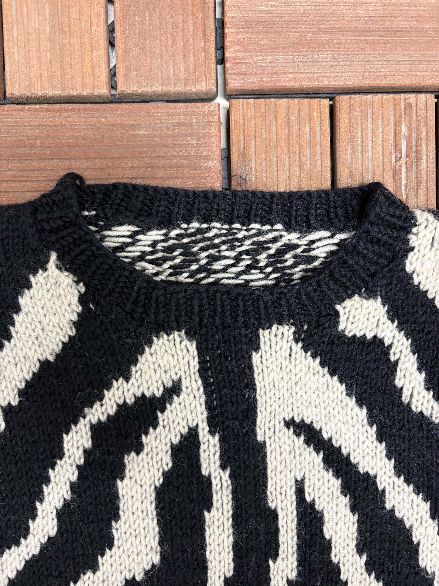 Abstract Pattern Knit Sweater | Size Small | Vintage 1990s Knit Black Sweatshirt |