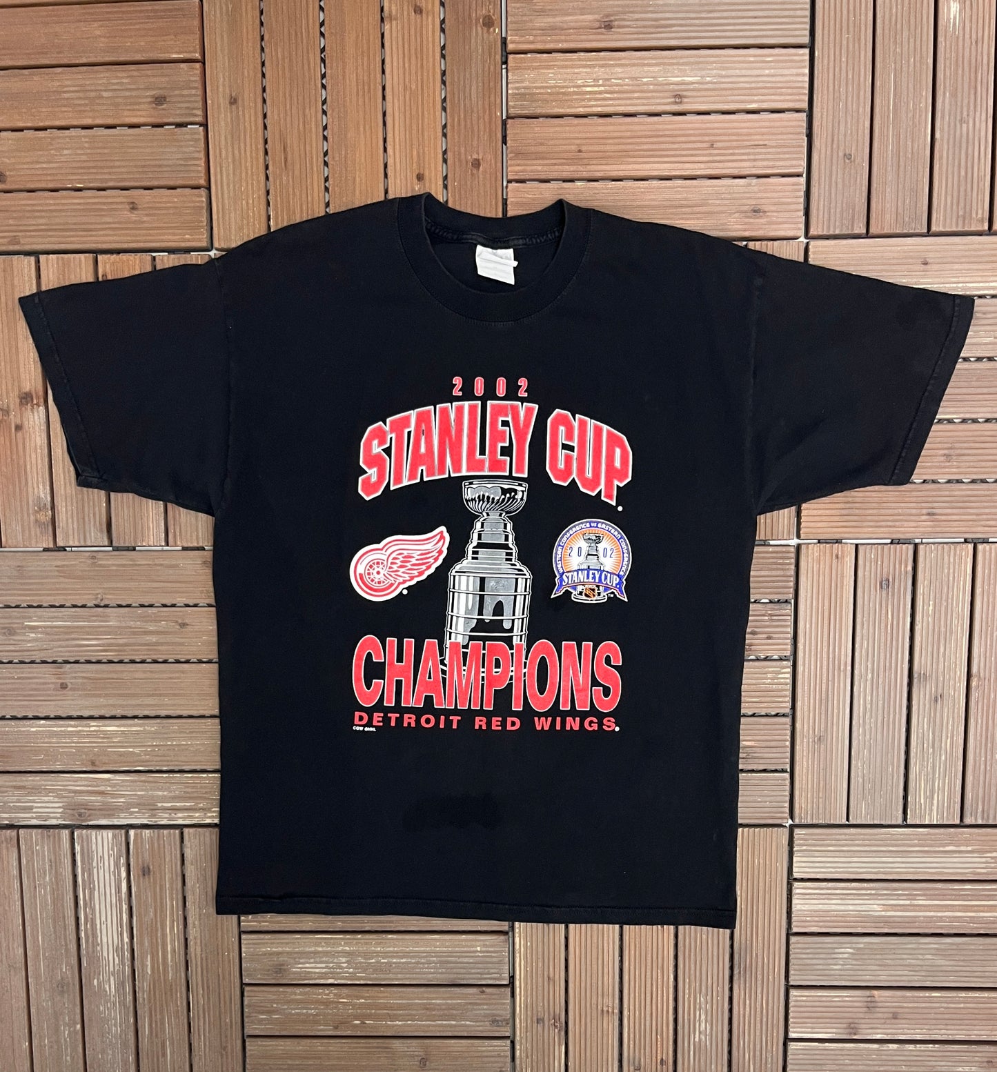 Detroit Red Wings Stanley Cup Champions 2002 Graphic Tee | Size X-Large | Vintage 2000s NHL Hockey Black T-Shirt |