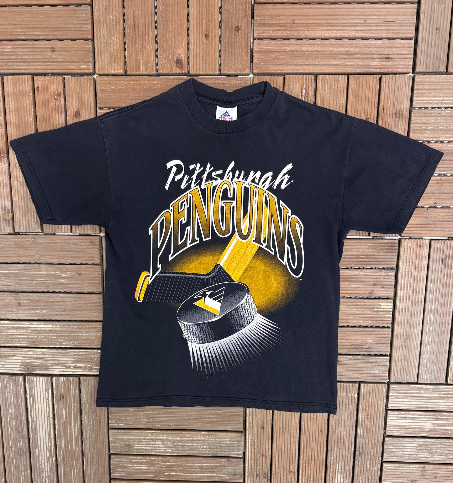 Pittsburgh Penguins Graphic Tee | Size Medium | Vintage 1990s NHL Hockey Black T-Shirt |