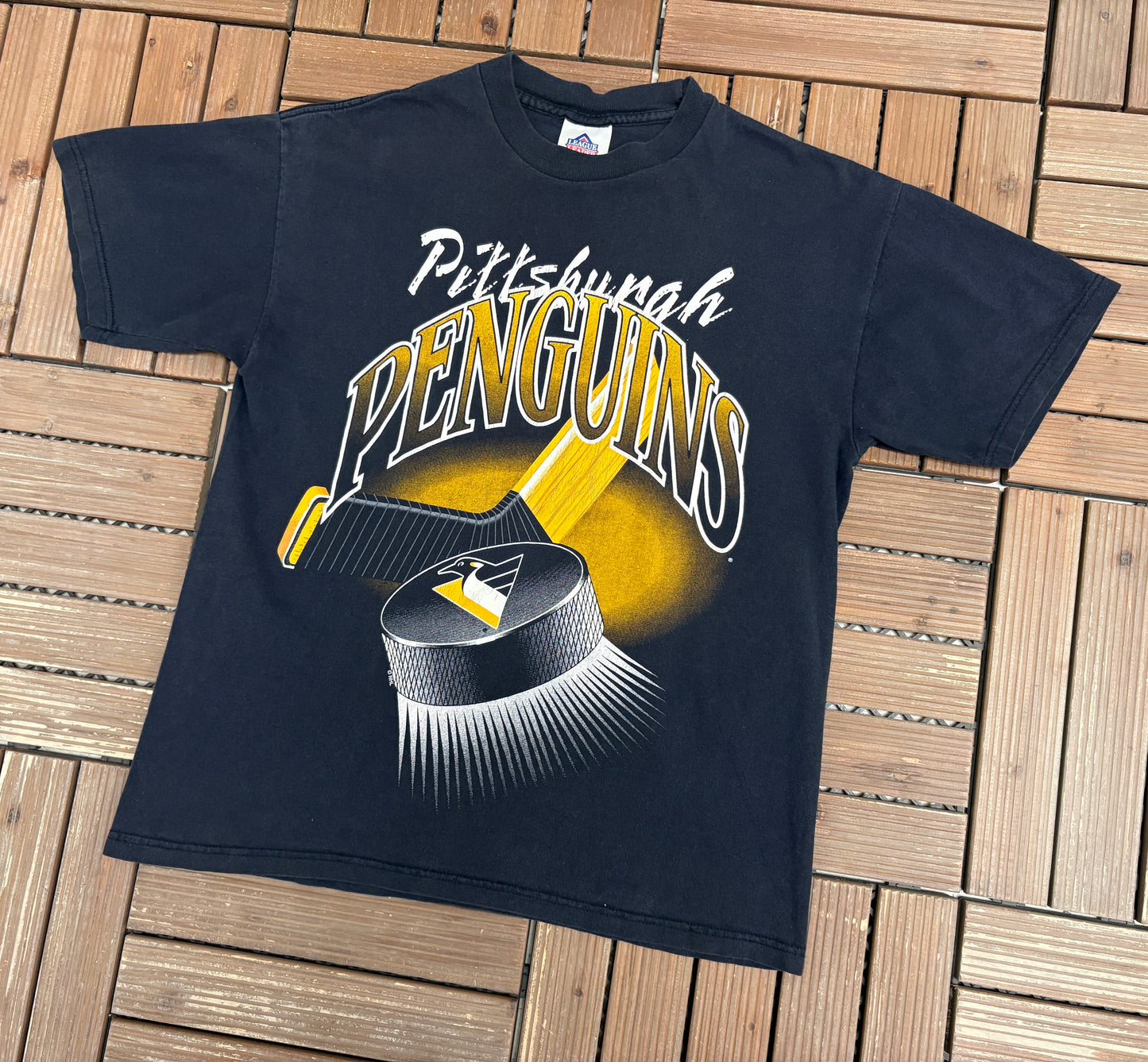 Pittsburgh Penguins Graphic Tee | Size Medium | Vintage 1990s NHL Hockey Black T-Shirt |