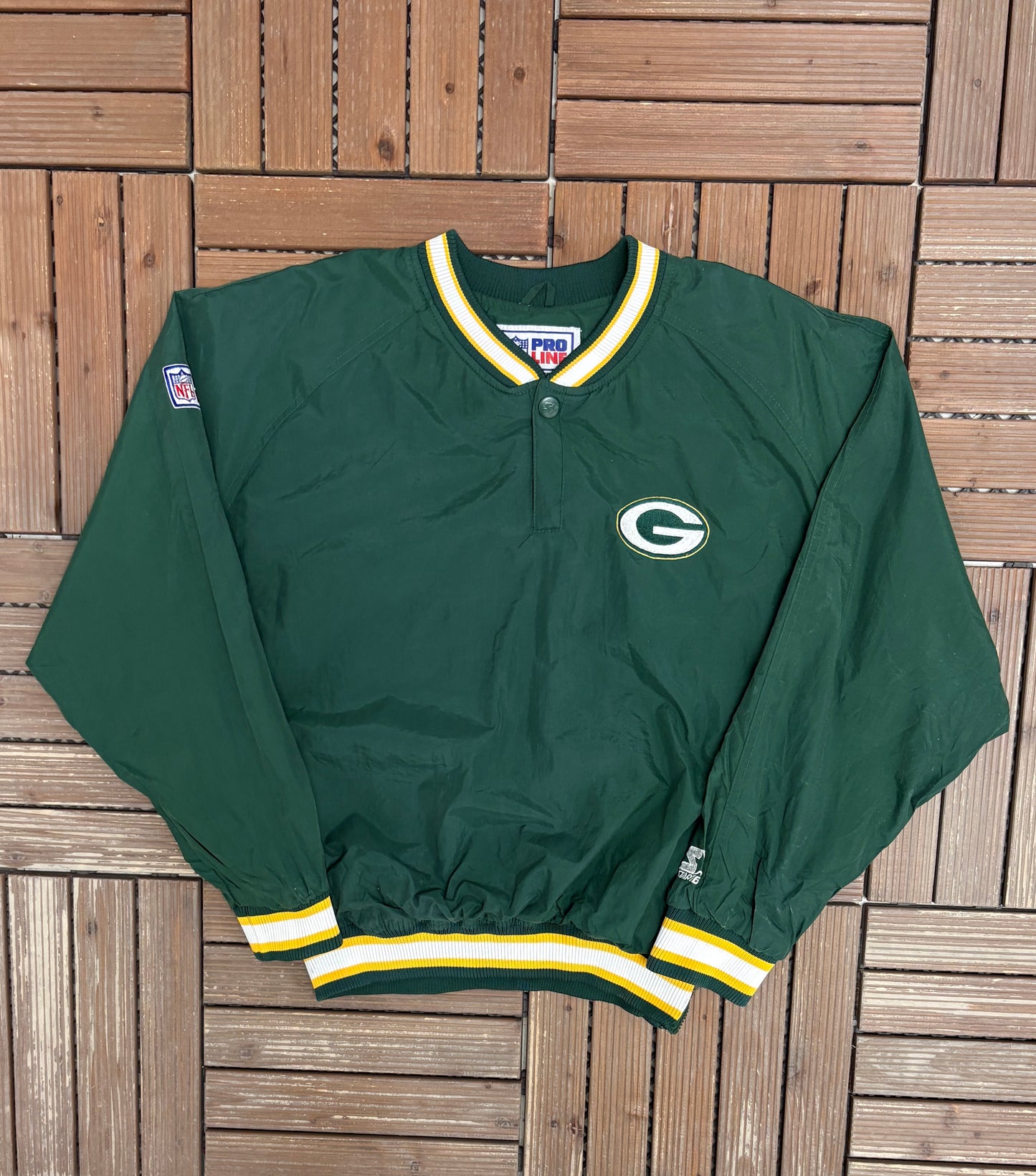 Green Bay Packers Graphic Windbreaker | Size Medium | Vintage 1990s Starter NFL Football Green Jacket |
