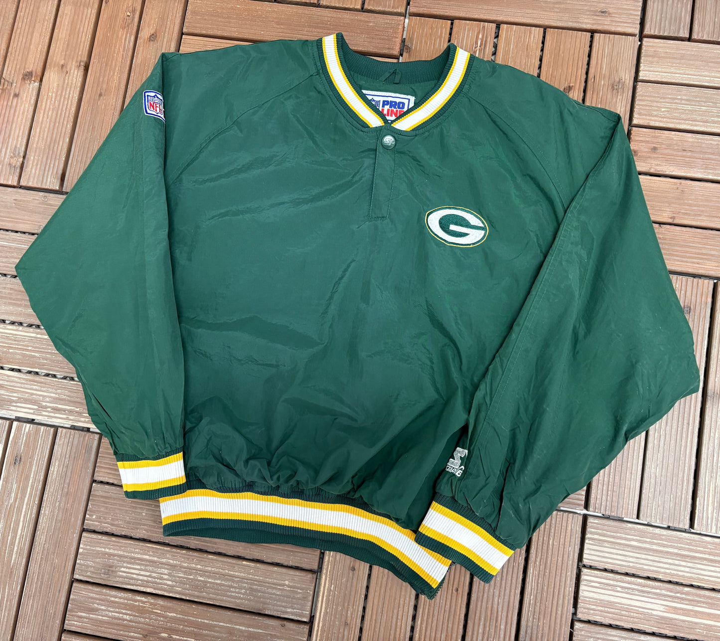 Green Bay Packers Graphic Windbreaker | Size Medium | Vintage 1990s Starter NFL Football Green Jacket |