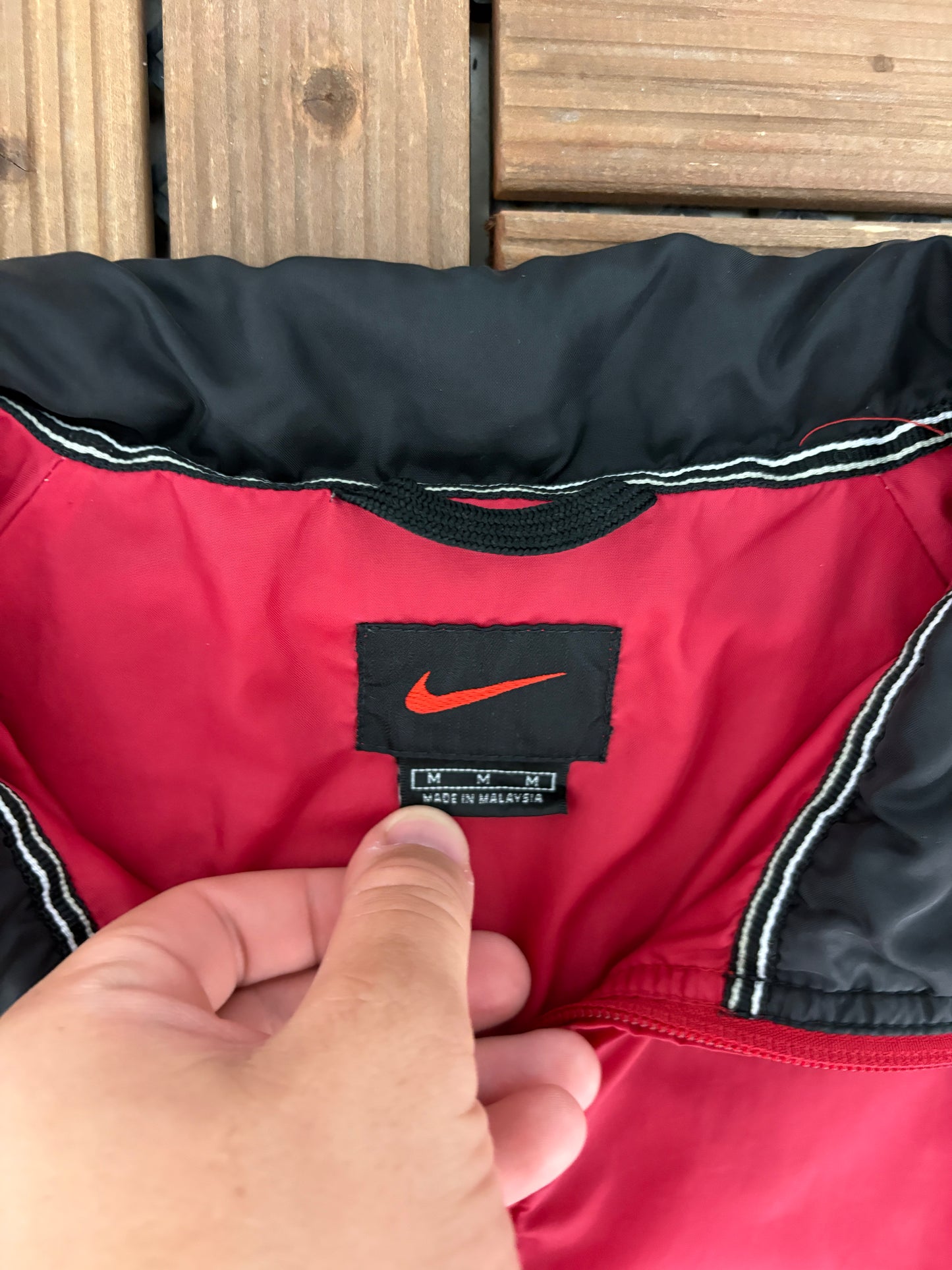 Nike Embroidered Swoosh Windbreaker Jacket | Size Medium | Vintage 2000s Branded Red Zip Up Windbreaker |