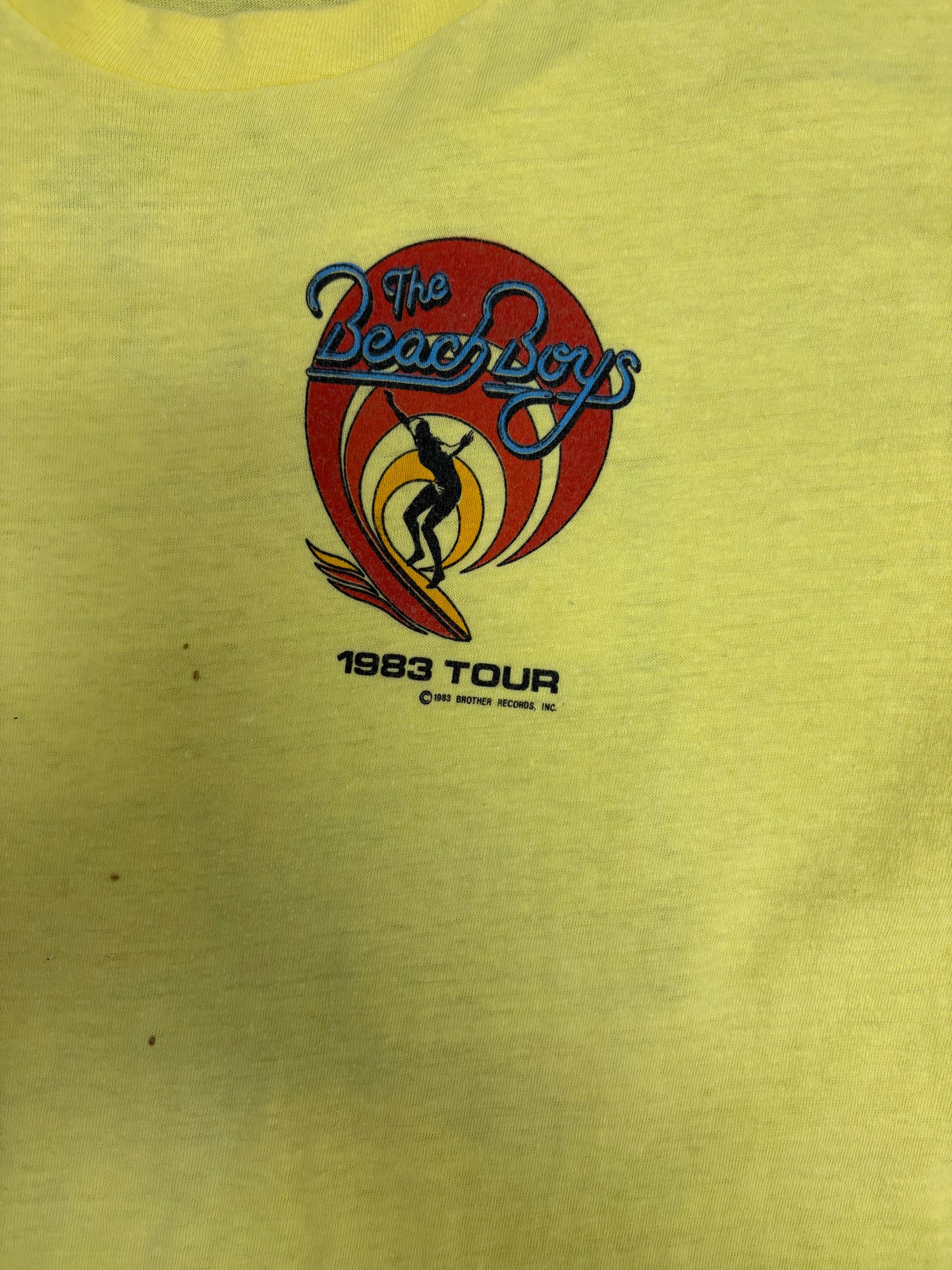 The Beach Boys 1983 Tour Graphic Tee | Size Large | Vintage 1980s Rock Yellow T-Shirt |