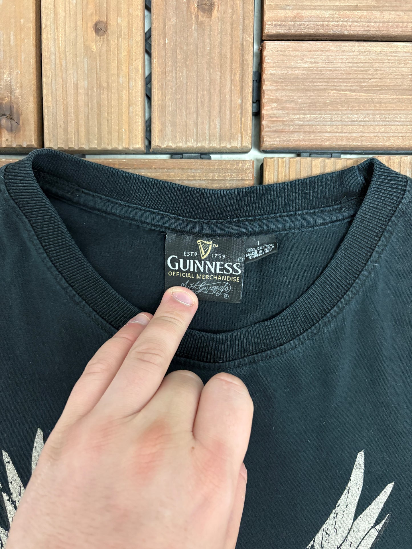Guinness Brewed In Ireland Graphic Tee | Size Large | Vintage 2000s Beer Promotional Black T-Shirt |