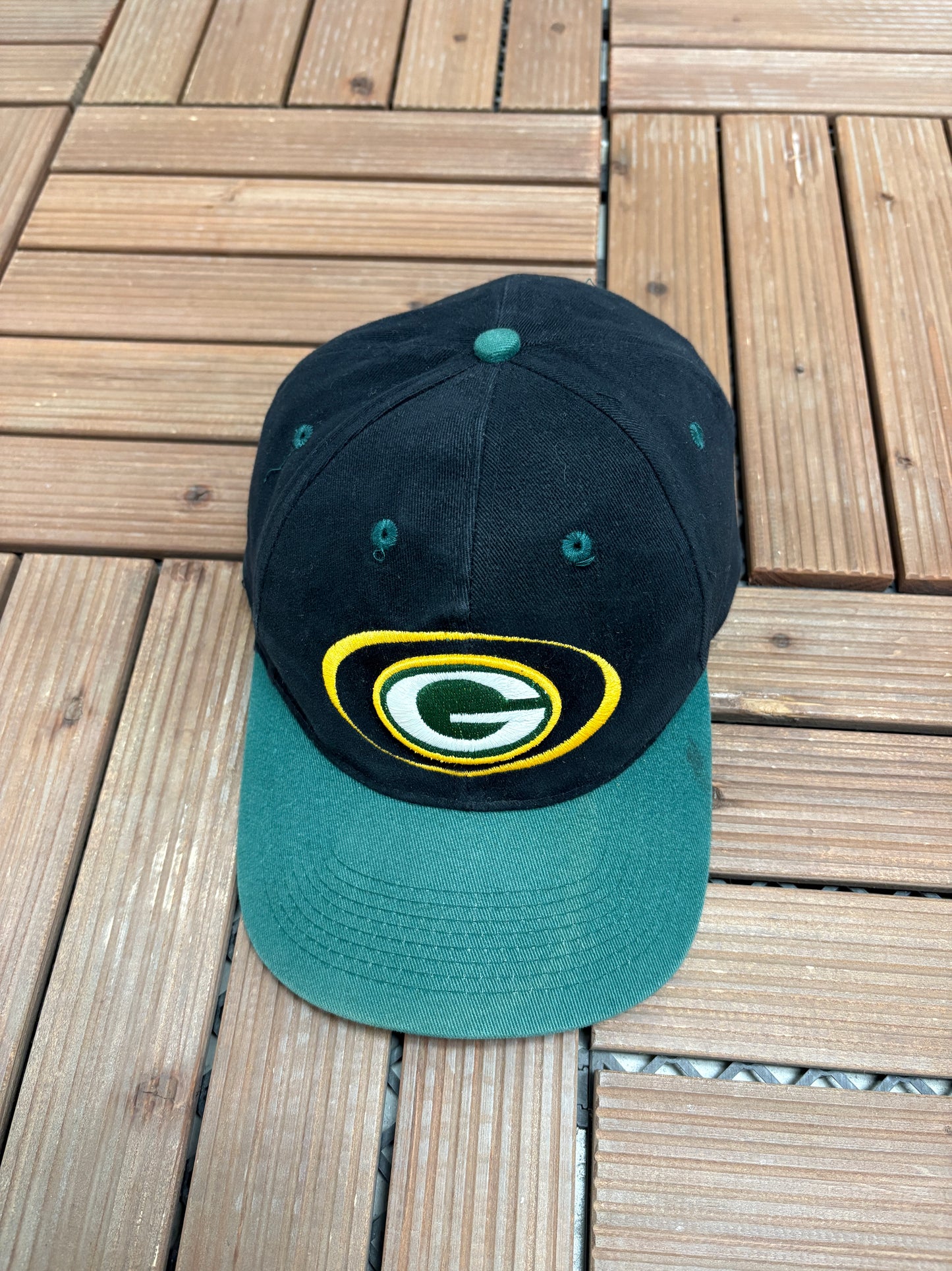 Green Bay Packers Embroidered Graphic Hat | Snap Back | Vintage 1990s NFL Football Black Cap |